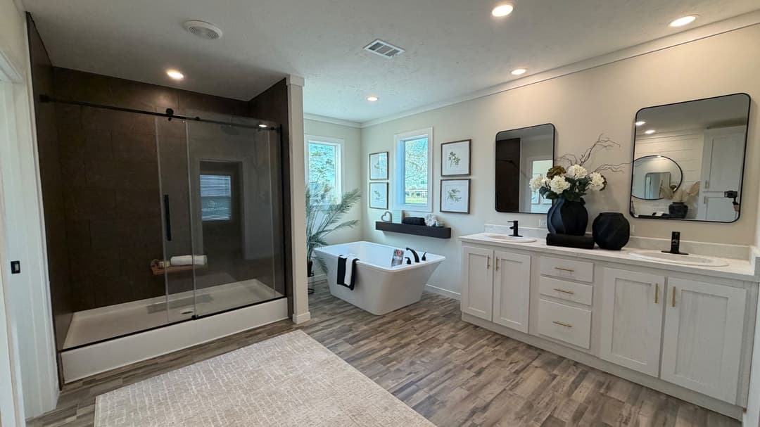 South fork (biloxi) bathroom home features