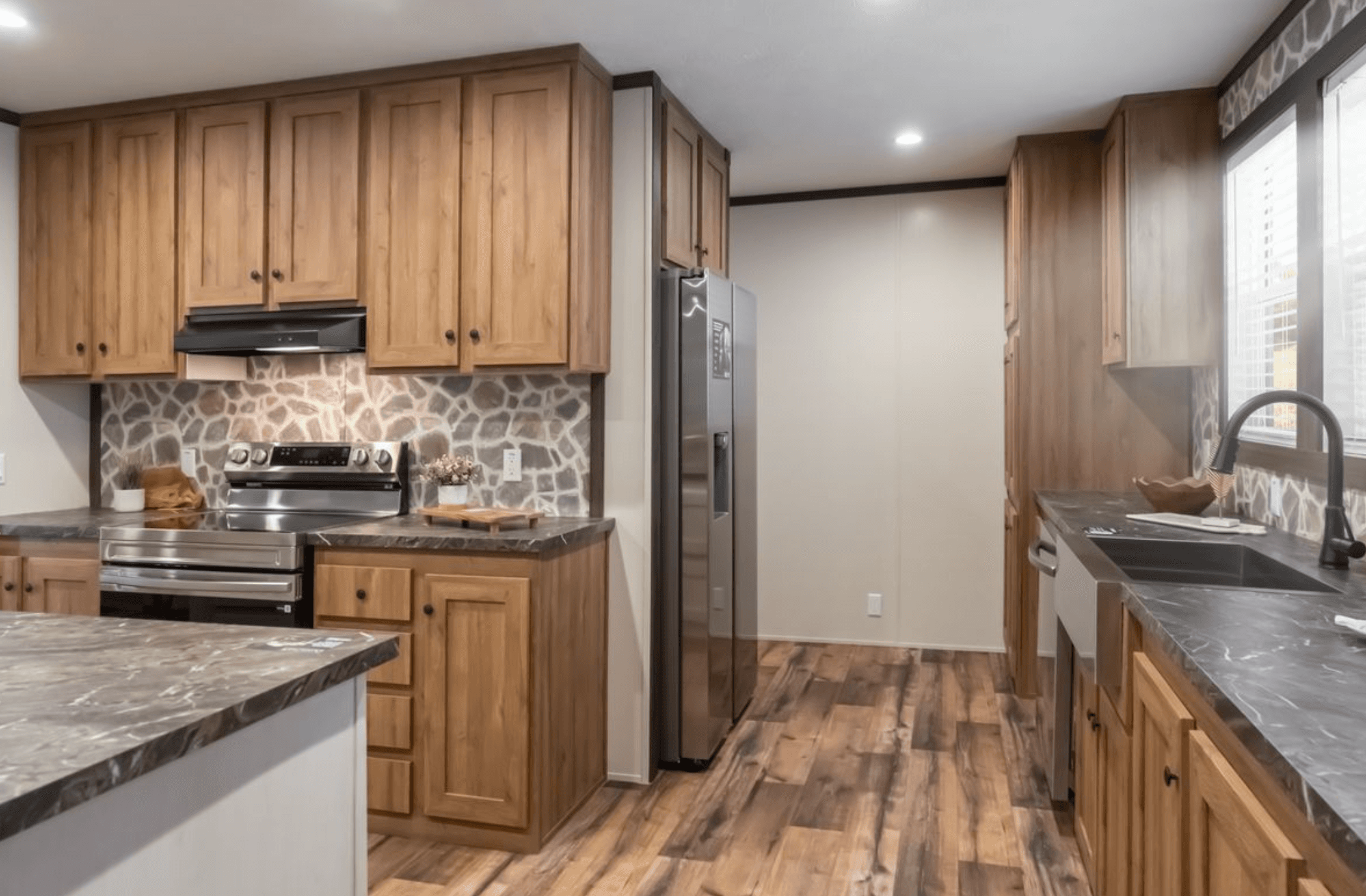 Mountain view kitchen home features