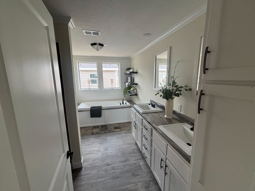 Sunshine dudley bathroom home features