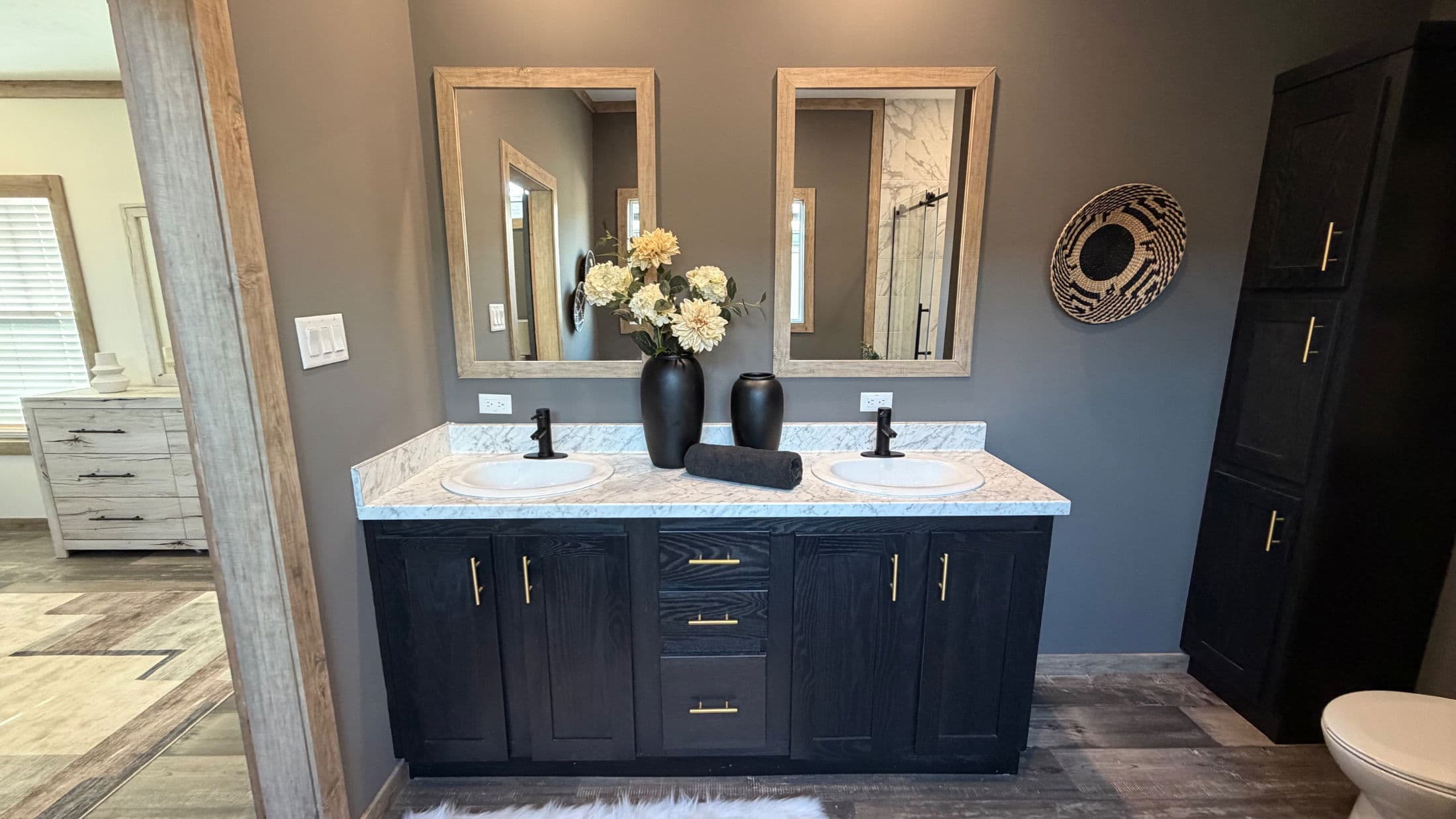 The keystone (biloxi) bathroom home features