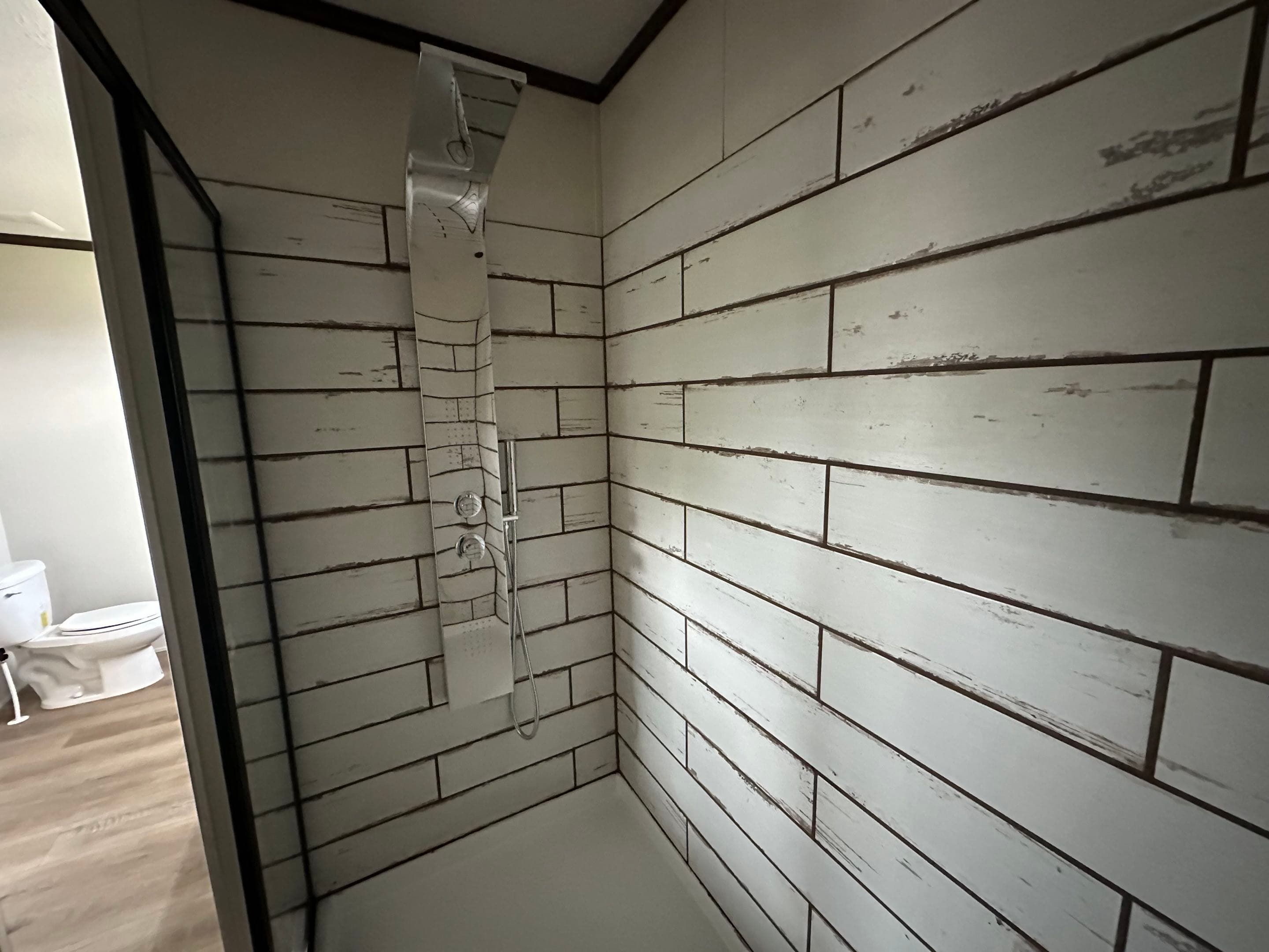 The seaside bathroom home features