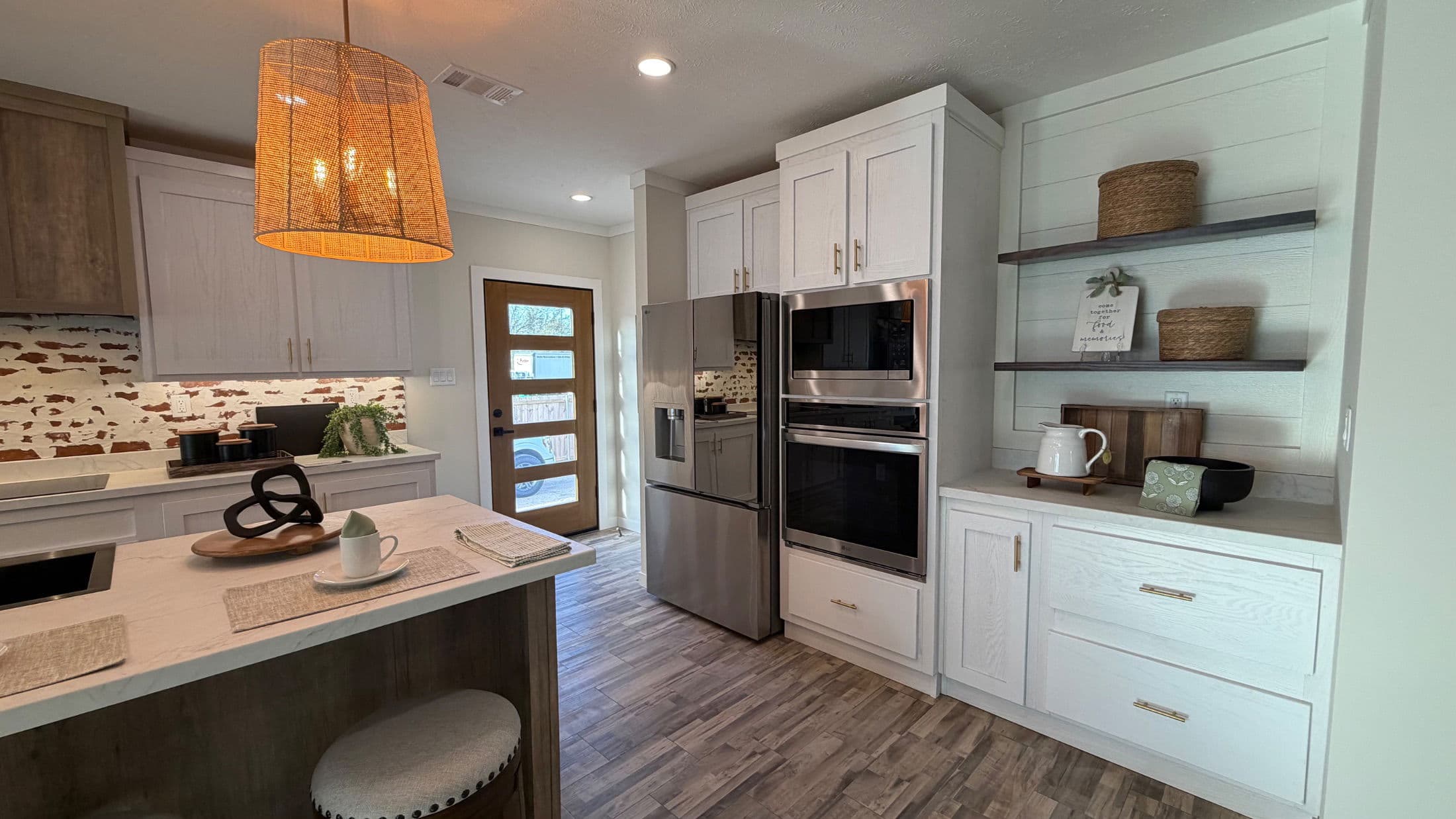 South fork (biloxi) interior home features