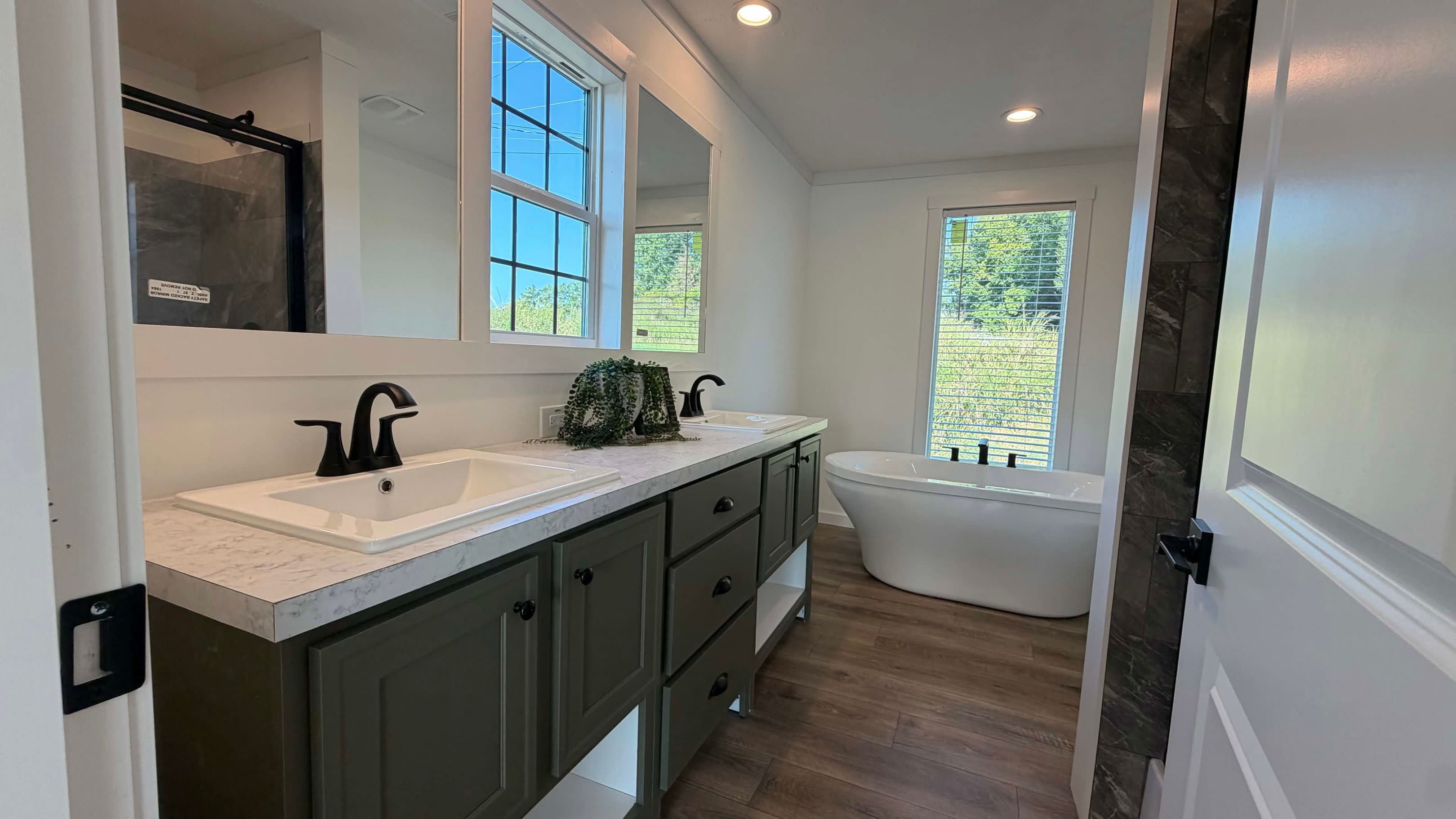 Everett bathroom home features