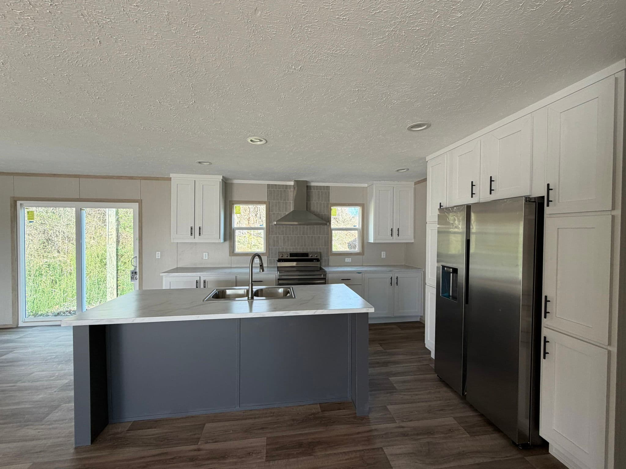 Summit kitchen home features