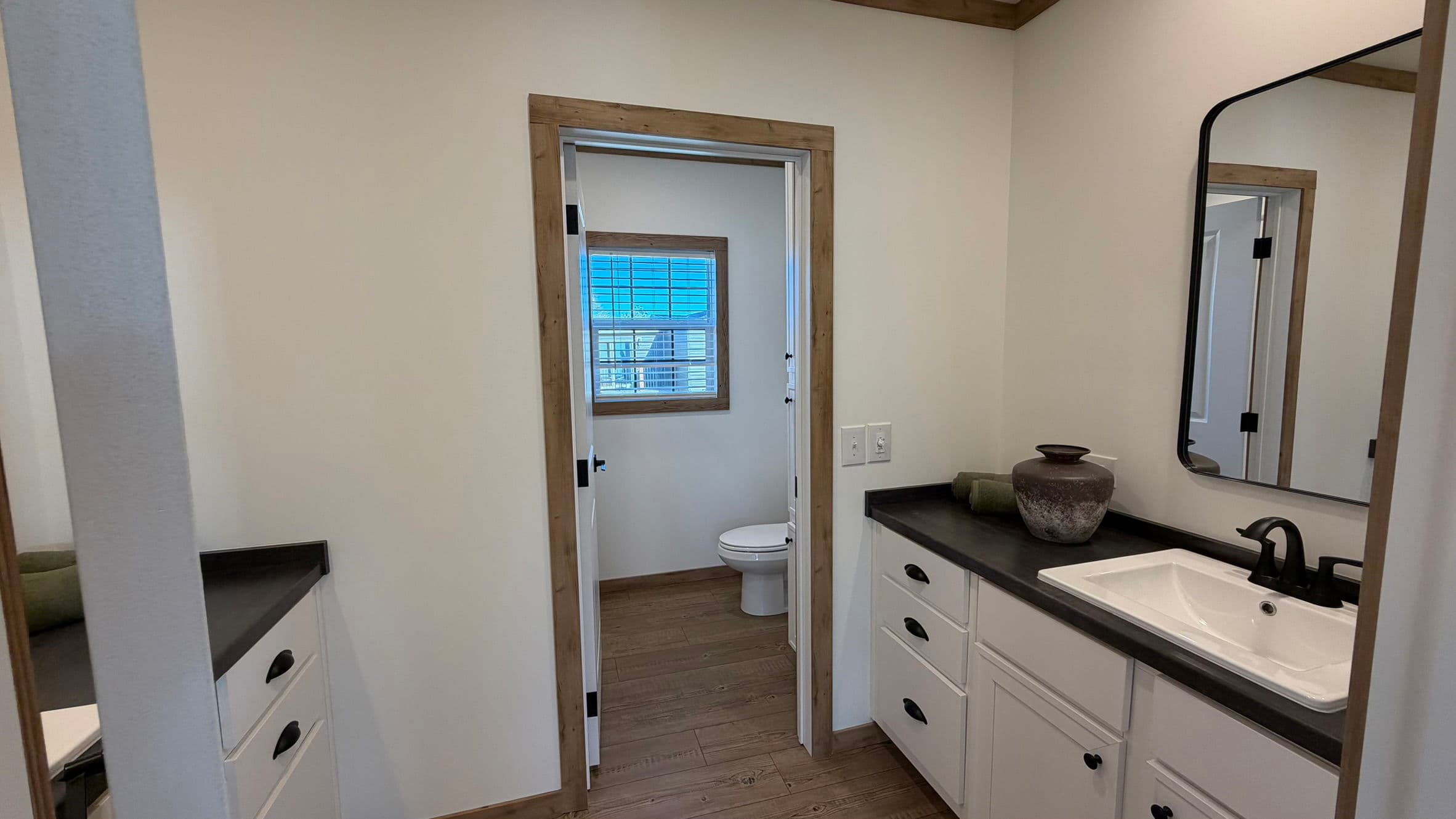 The reed (biloxi) bathroom home features