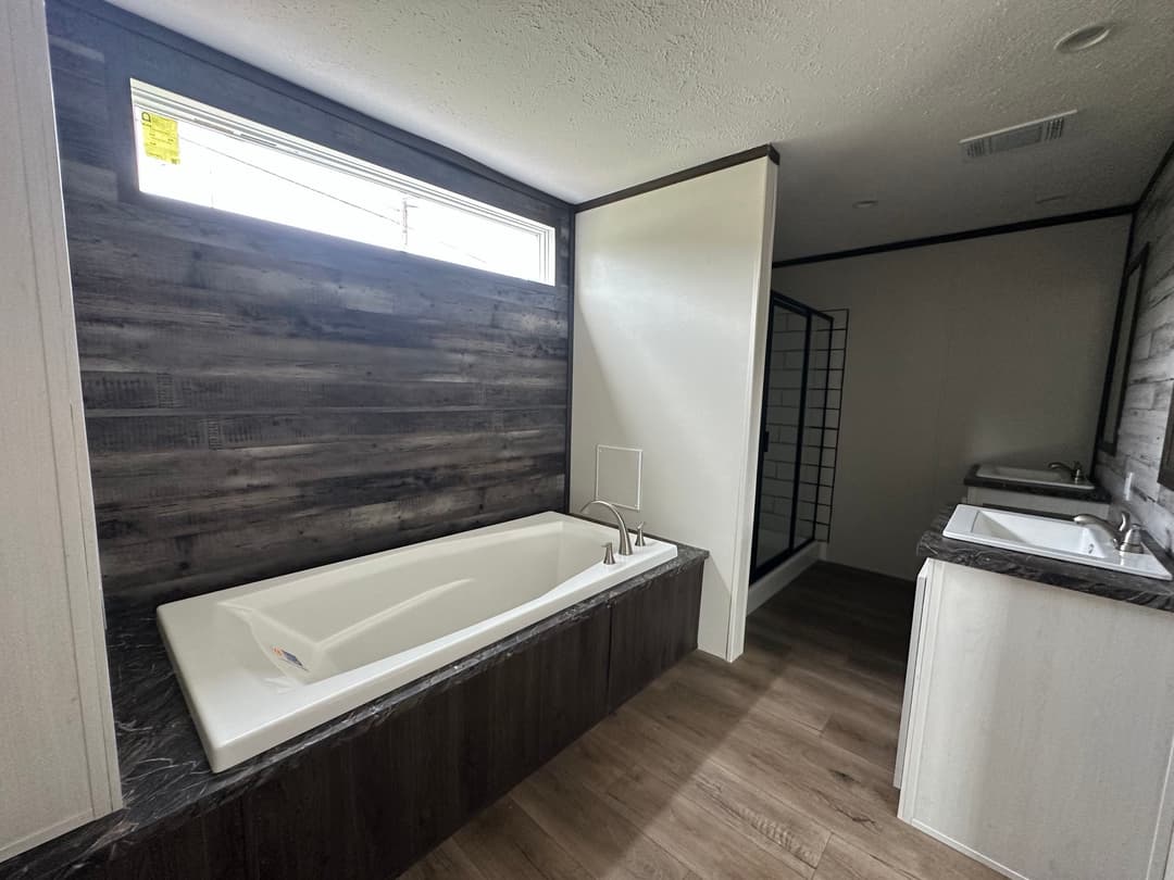 The seaside bathroom home features
