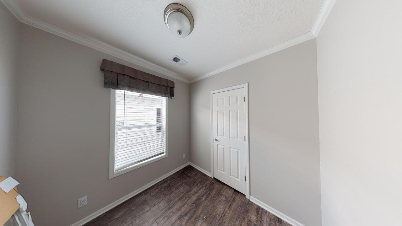 Thompson bedroom home features