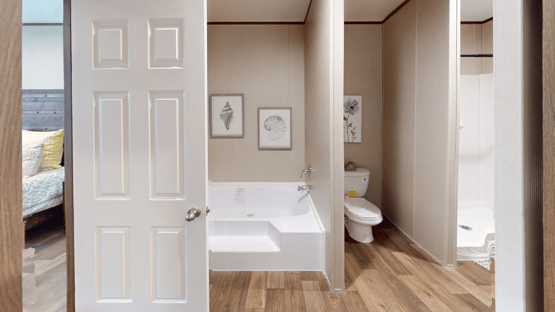 Oak  bathroom home features