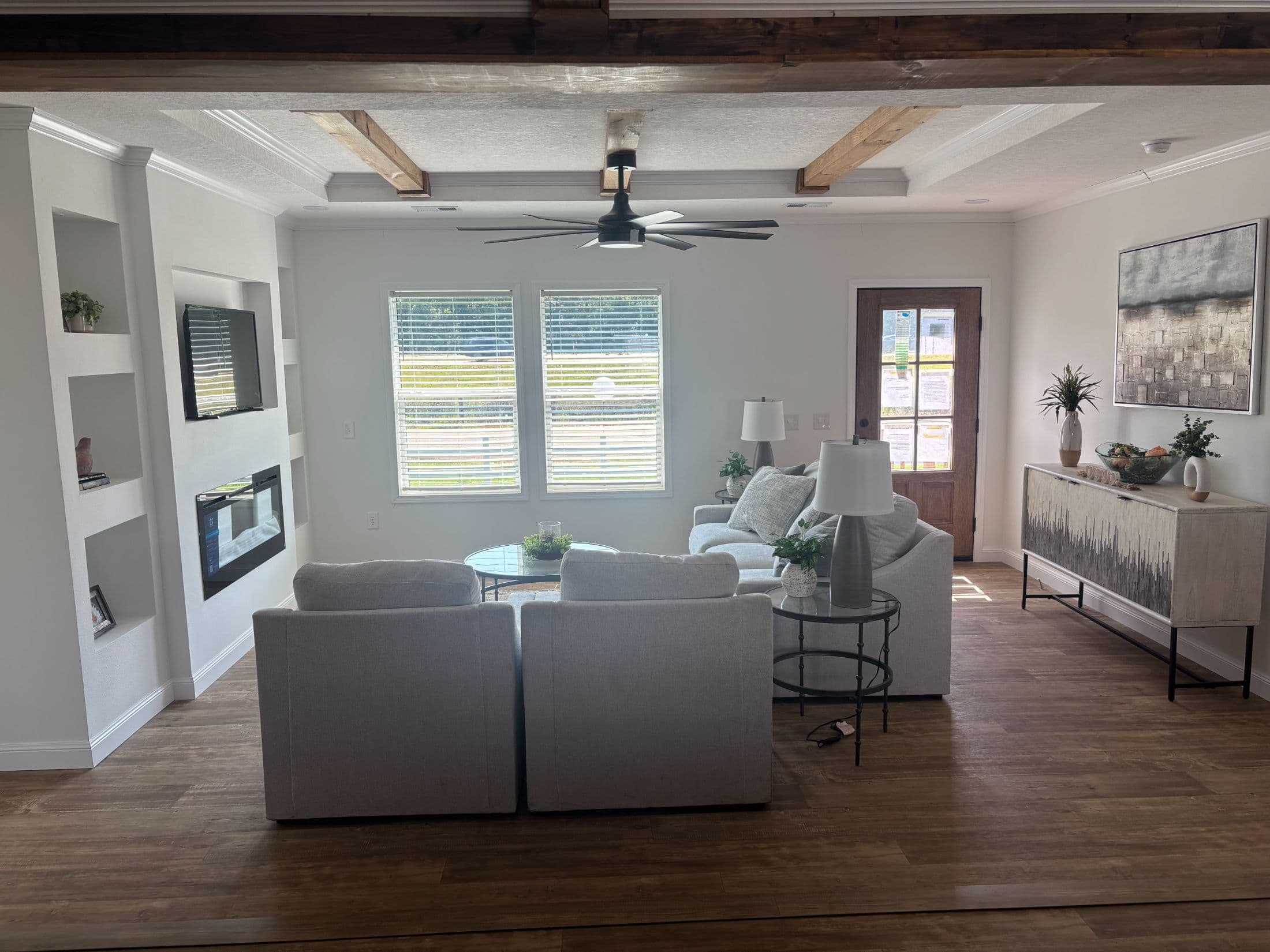 Sunshine 2010 interior home features