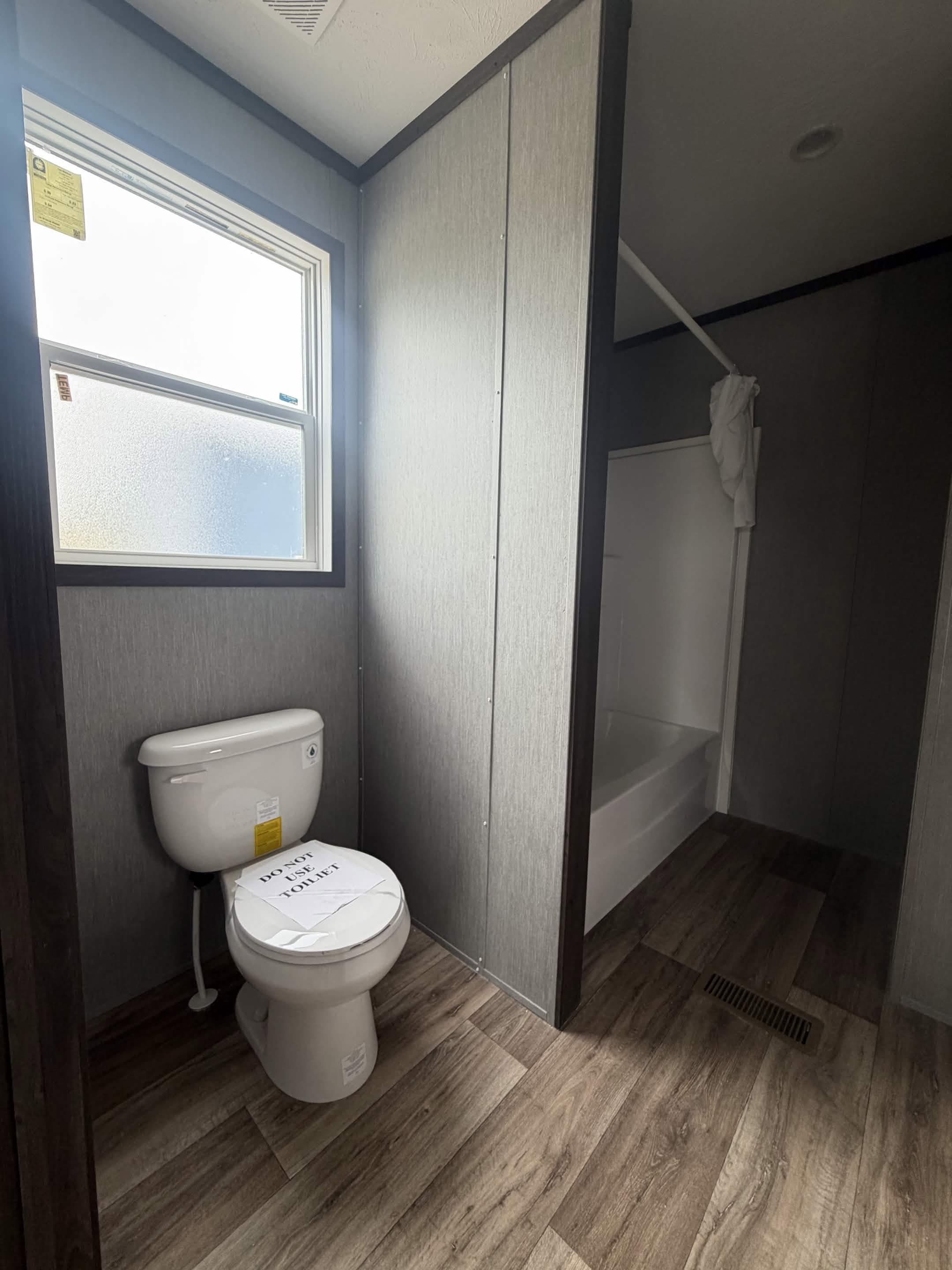 Split lodge bathroom home features
