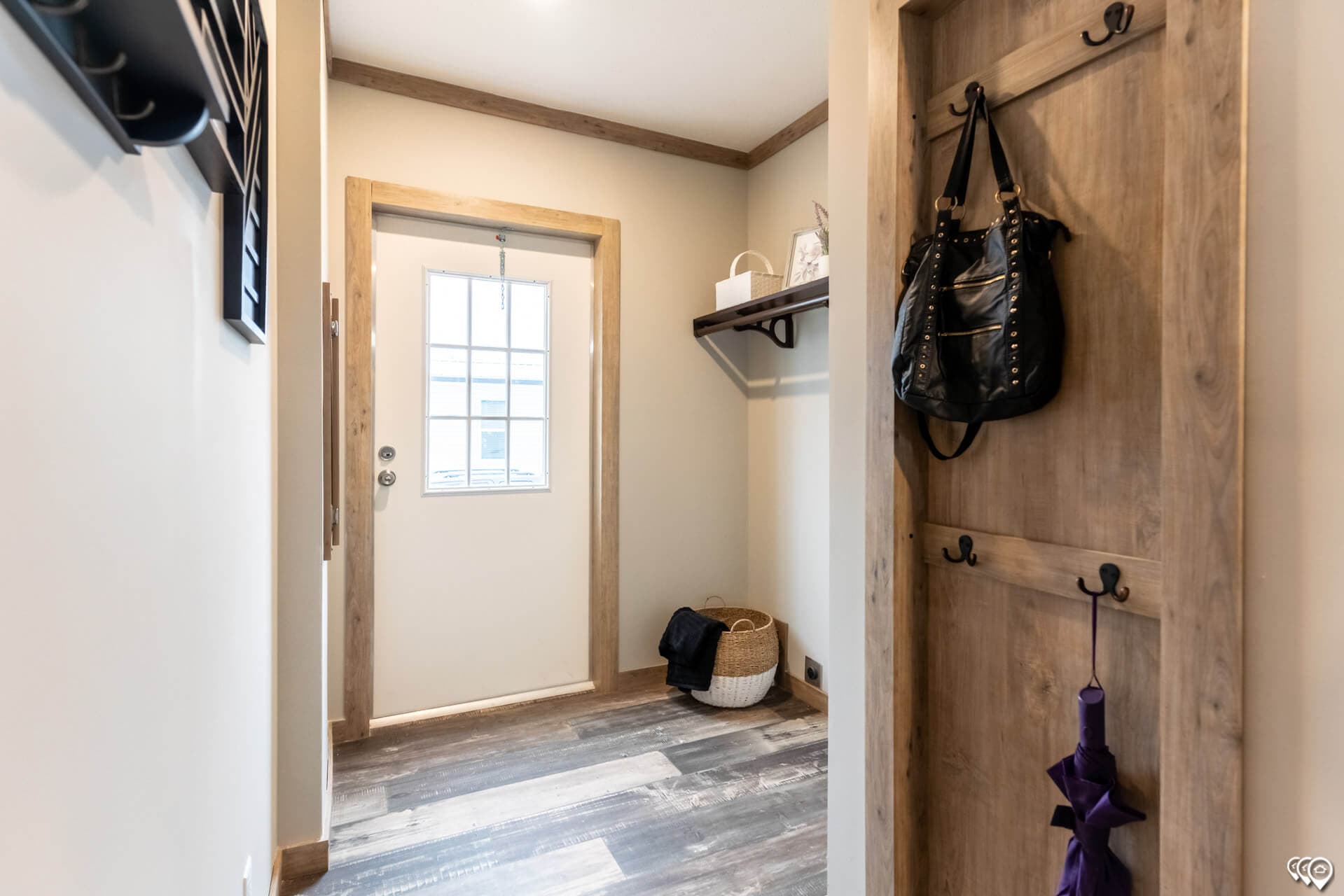 Canyon creek interior home features