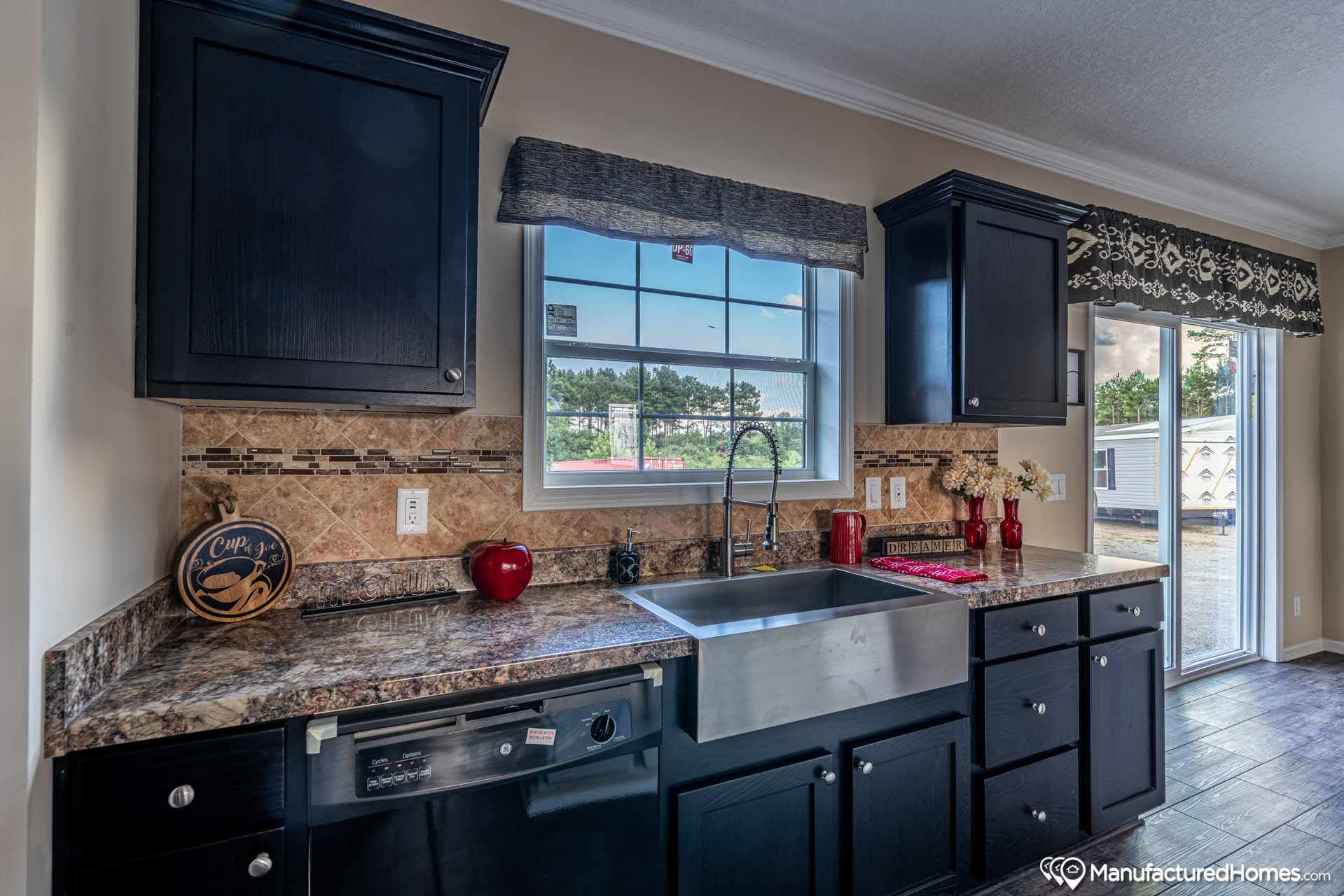 Ace kitchen home features