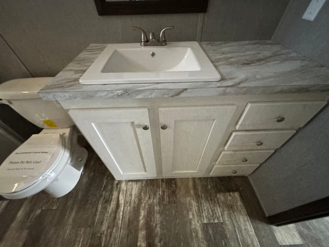 The bayside bathroom home features