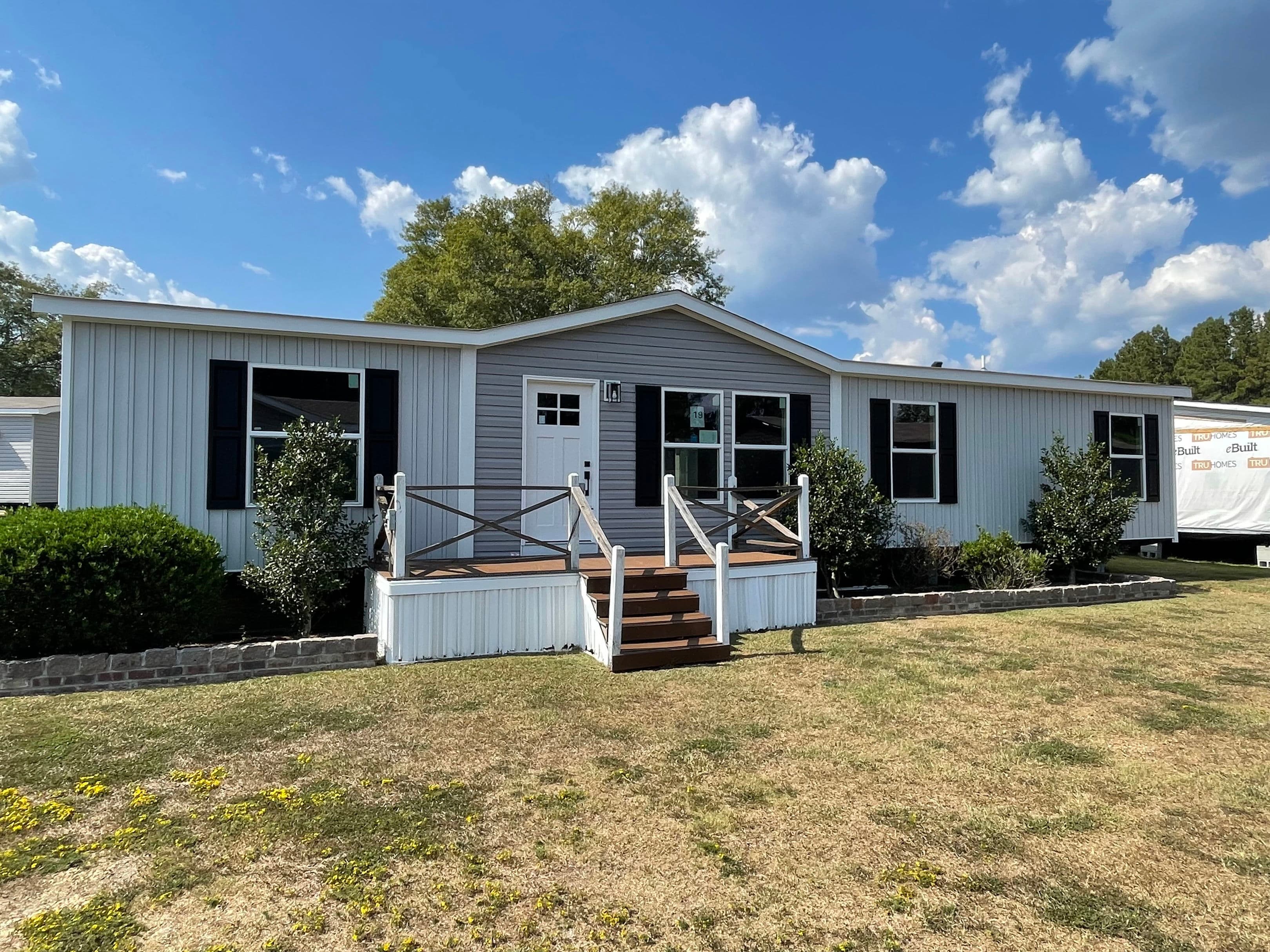 Boone elevation and exterior home features