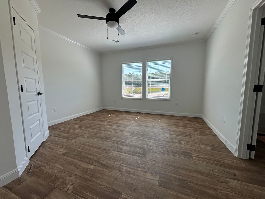 Sunshine 2010 bedroom home features