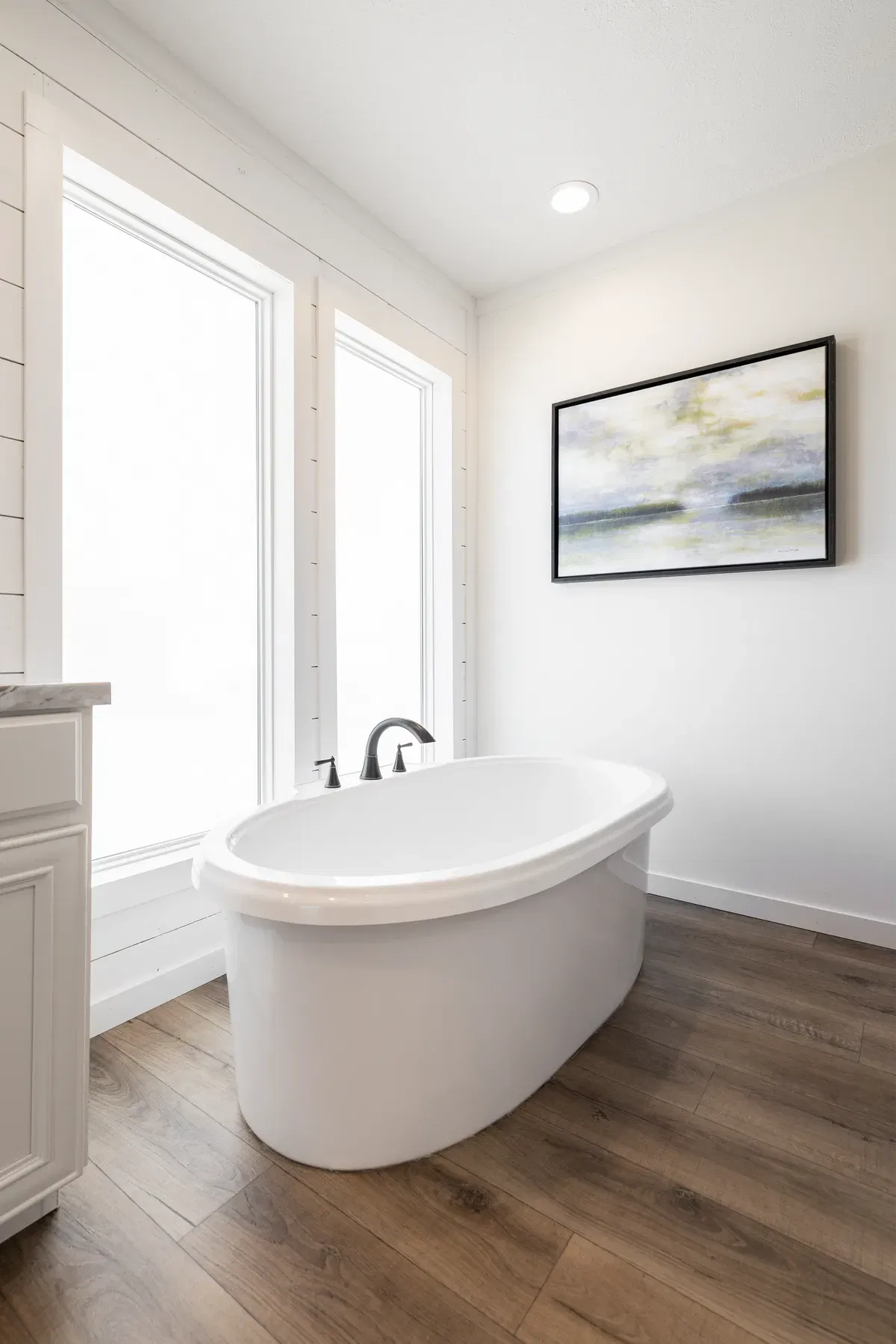 The anna fae bathroom home features