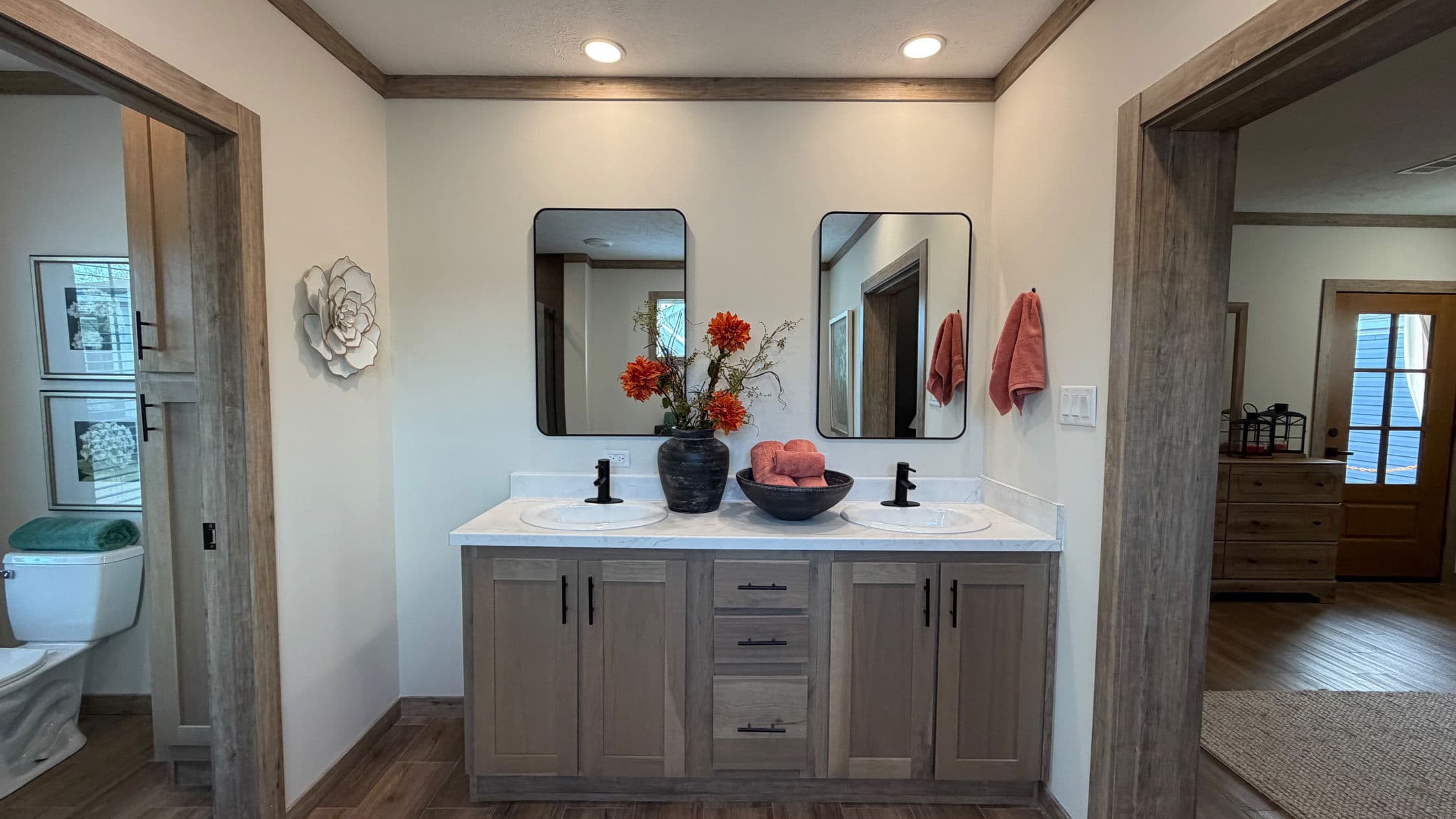 Mountain laurel (biloxi) bathroom home features