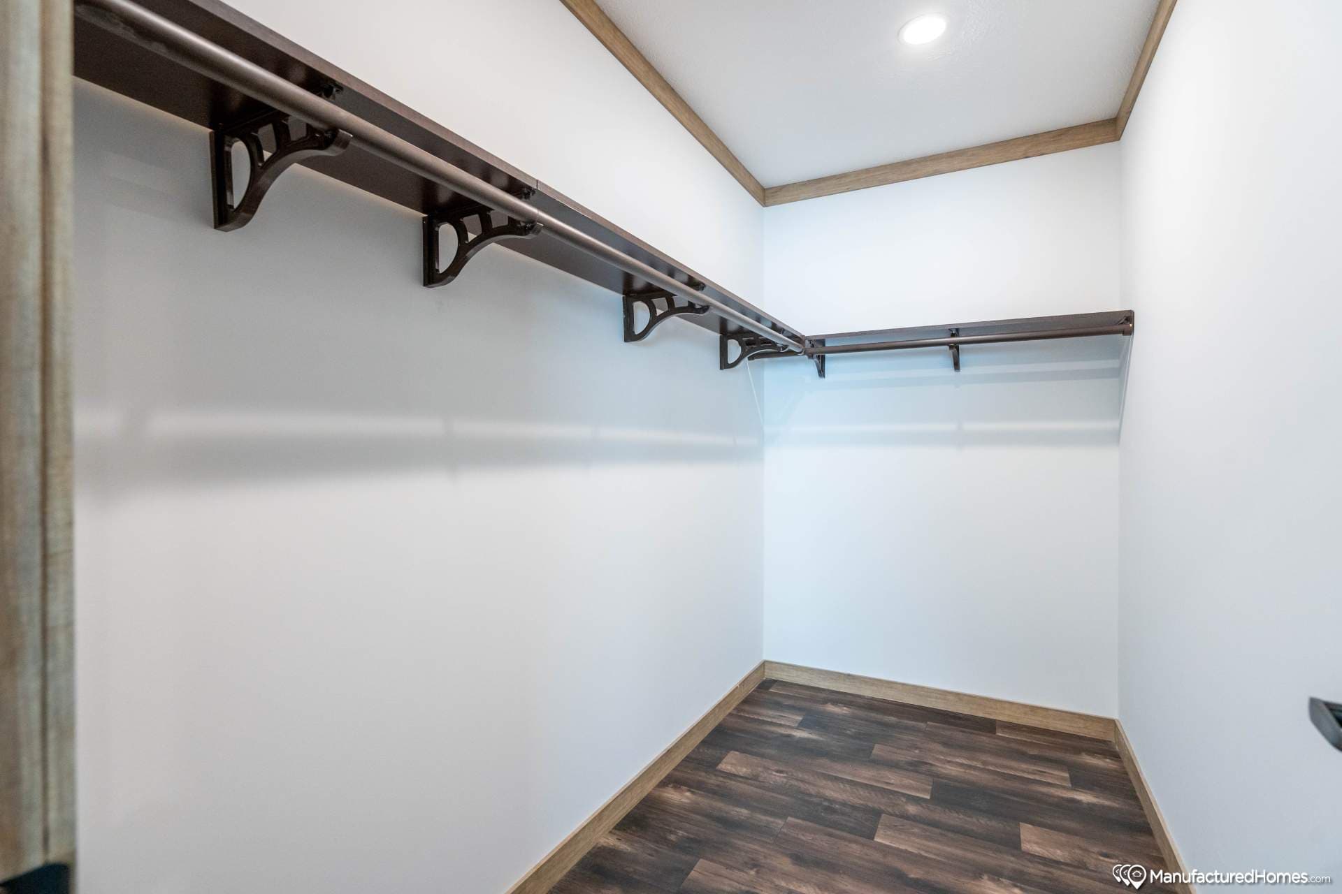 Delilah interior home features