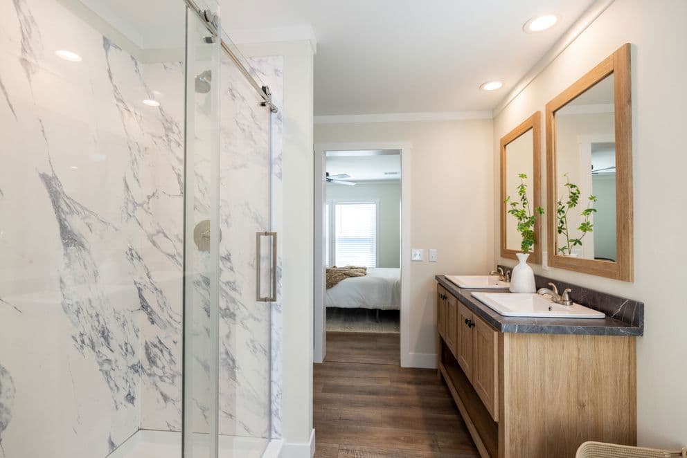 Hey jude bathroom home features