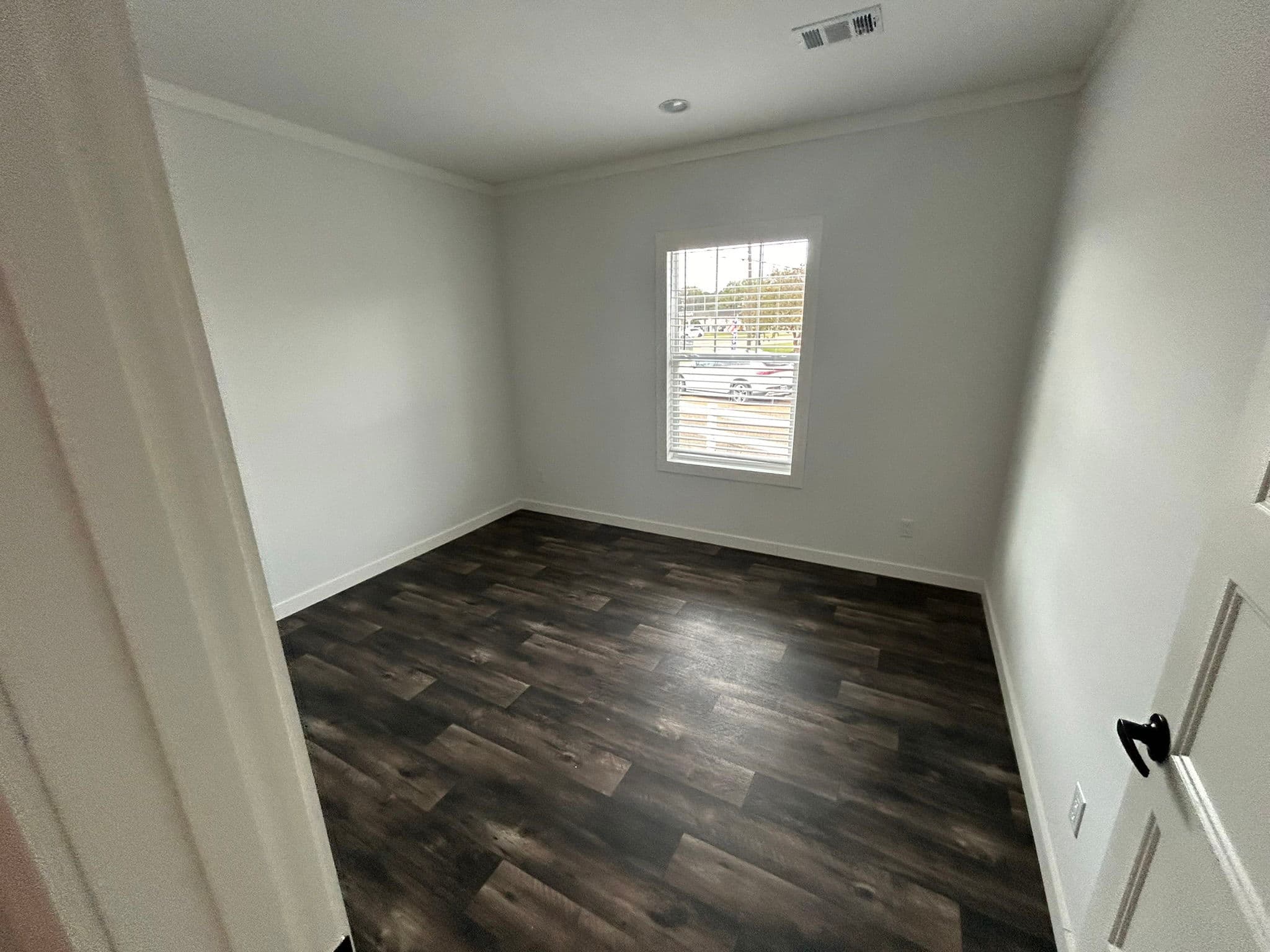 Twin creek bedroom home features