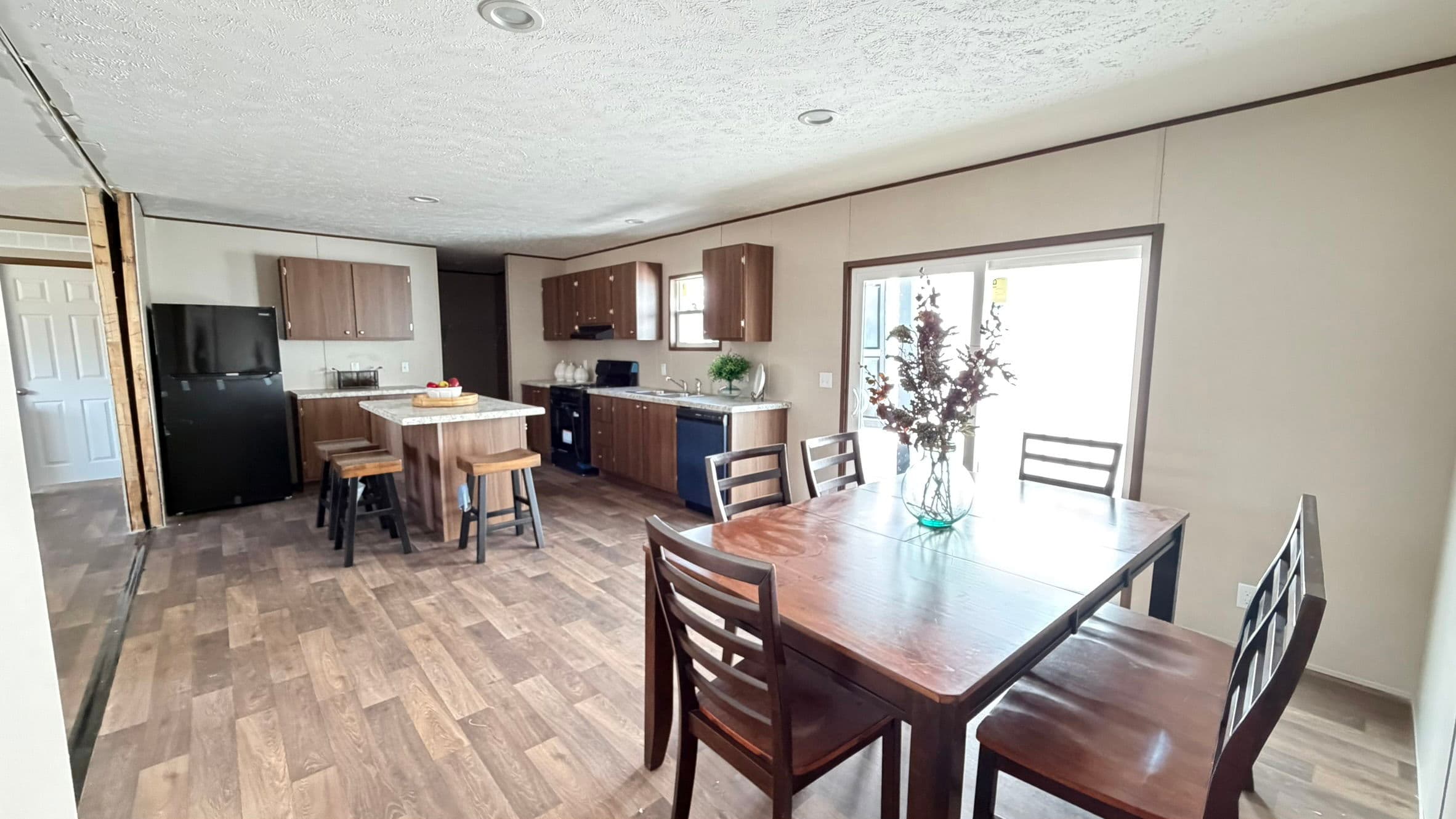 Redwood kitchen home features