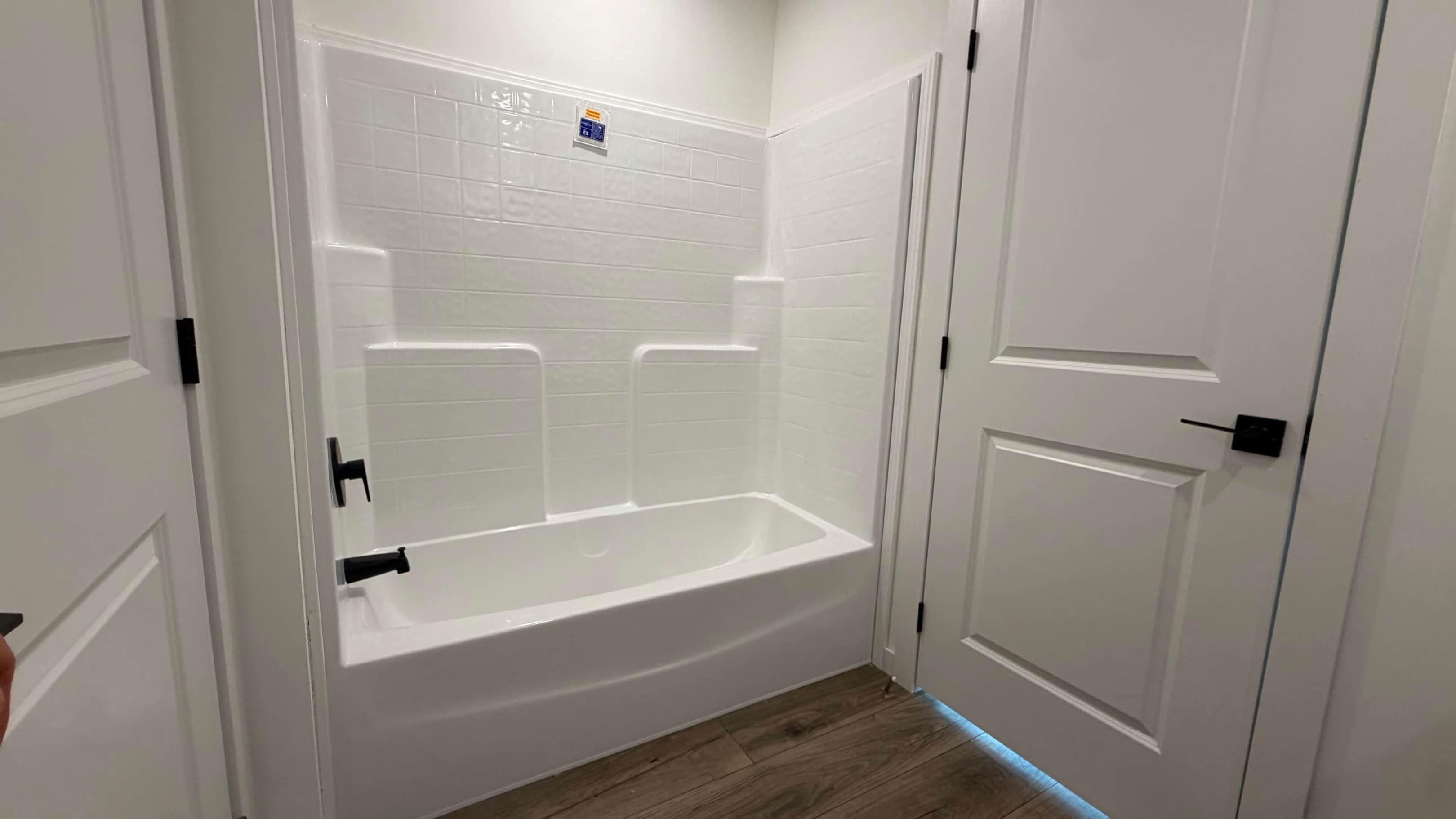 Everett bathroom home features