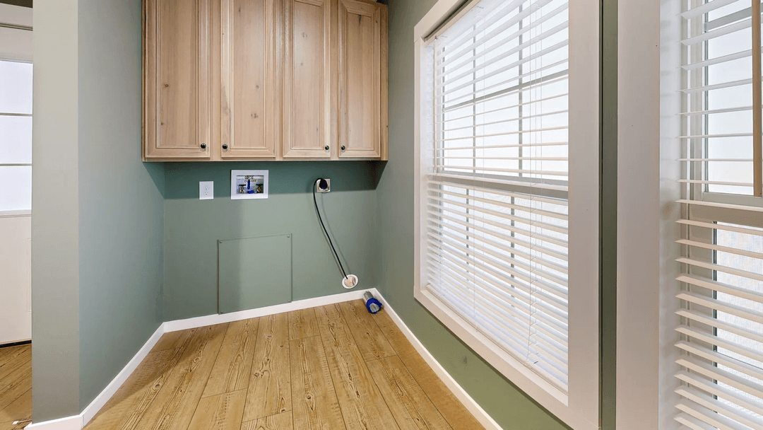 The rocking chair (biloxi) interior home features