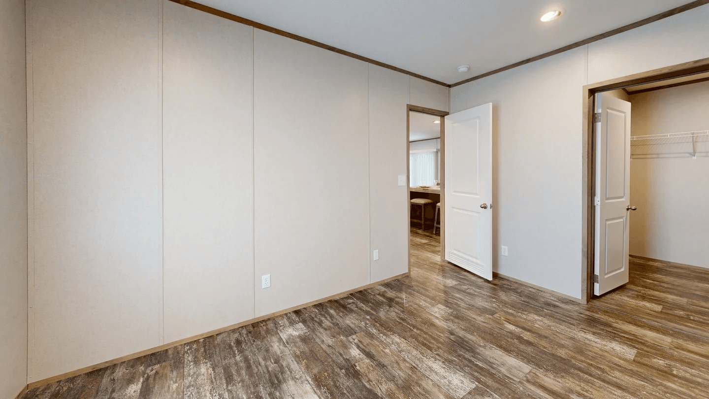 Bella vista bedroom home features