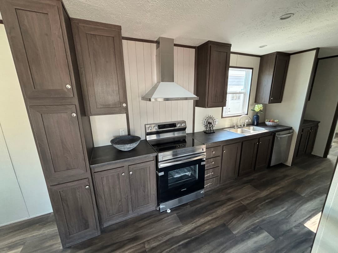 Desire kitchen home features