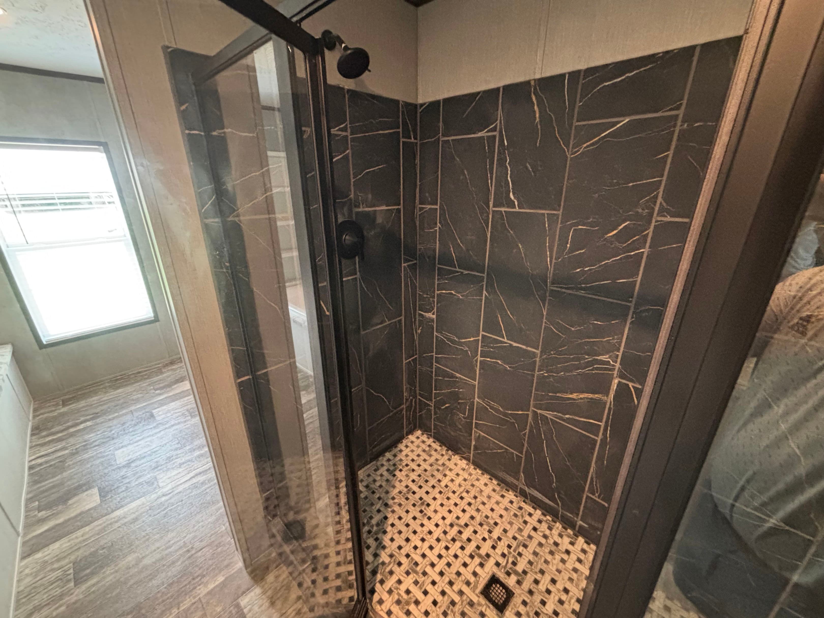 The bayside bathroom home features