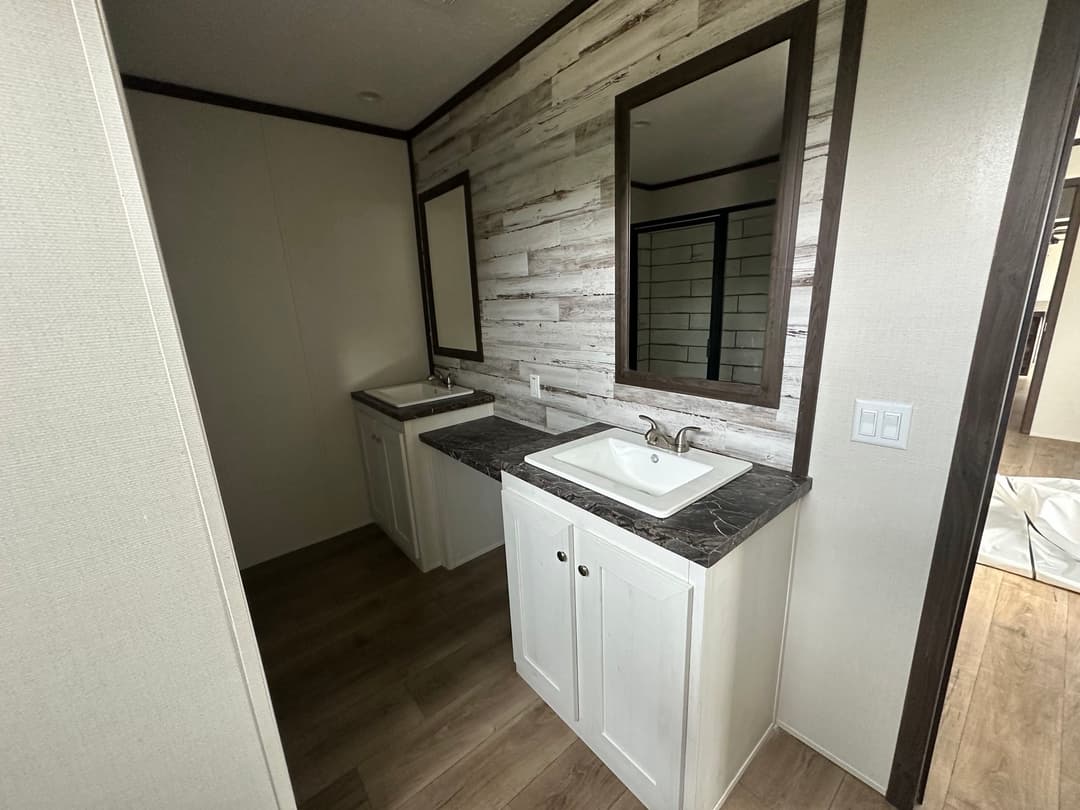 The seaside bathroom home features