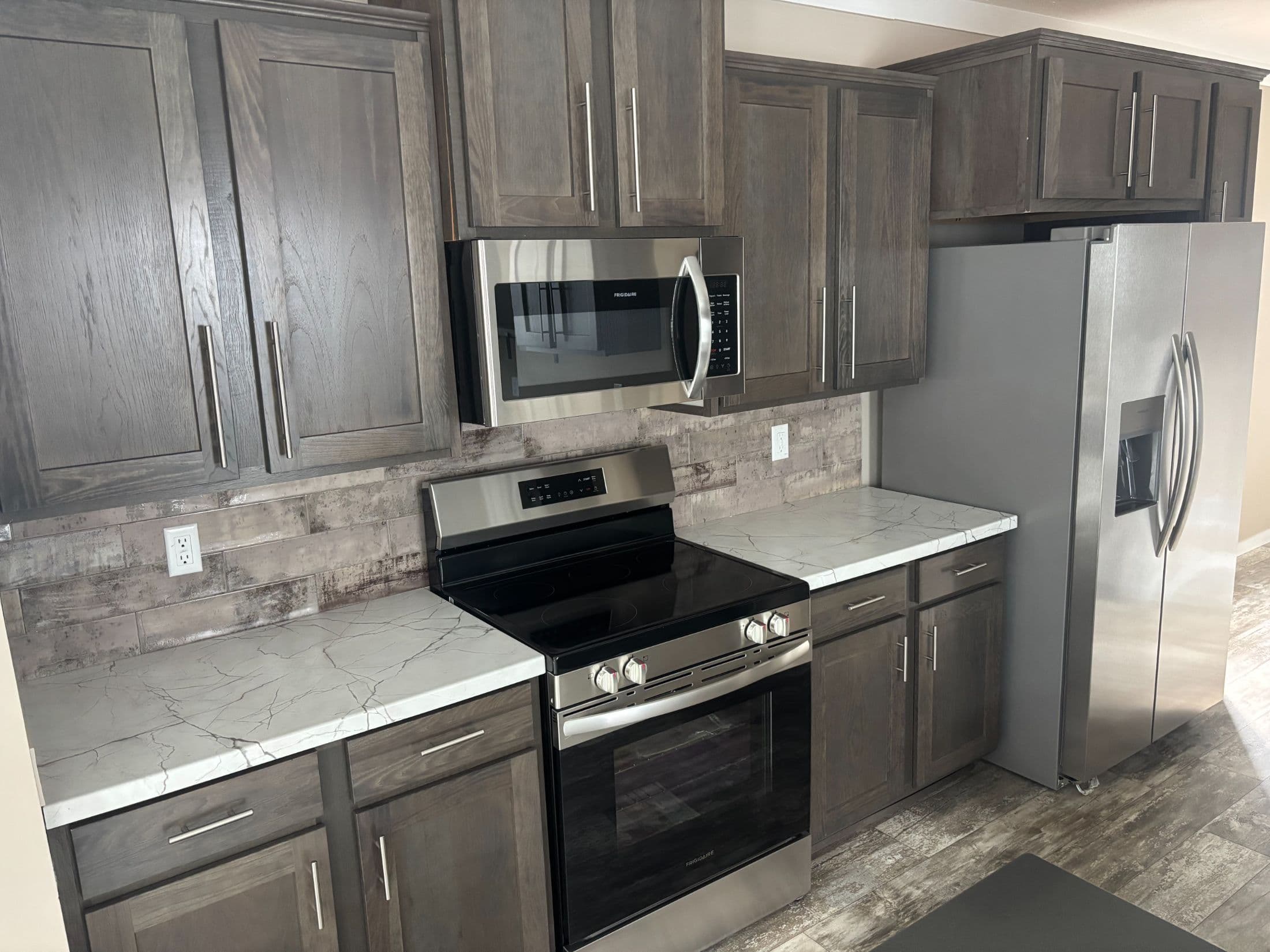 The alexander kitchen home features