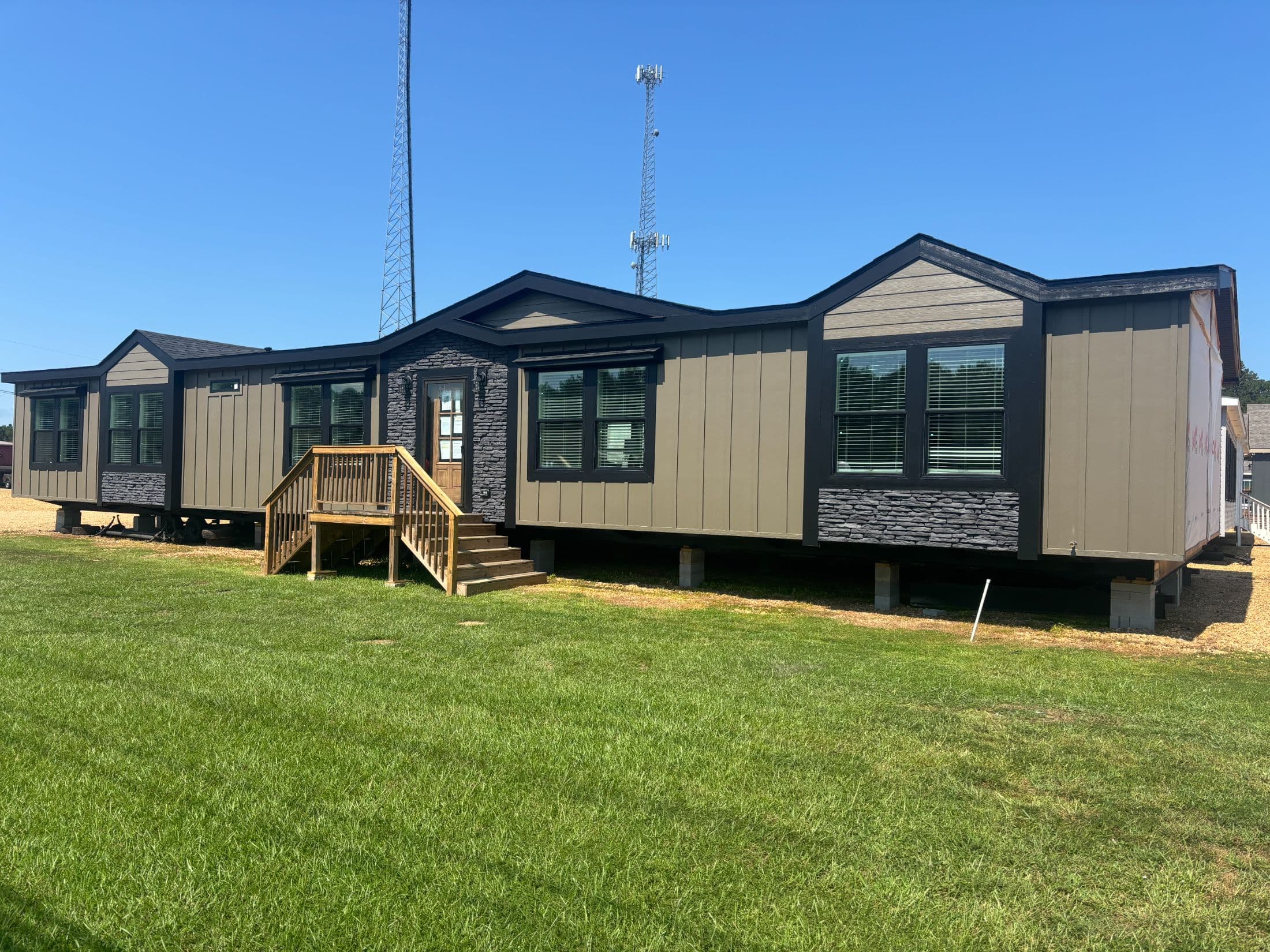 Sunshine 2010 hero, elevation, and exterior home features