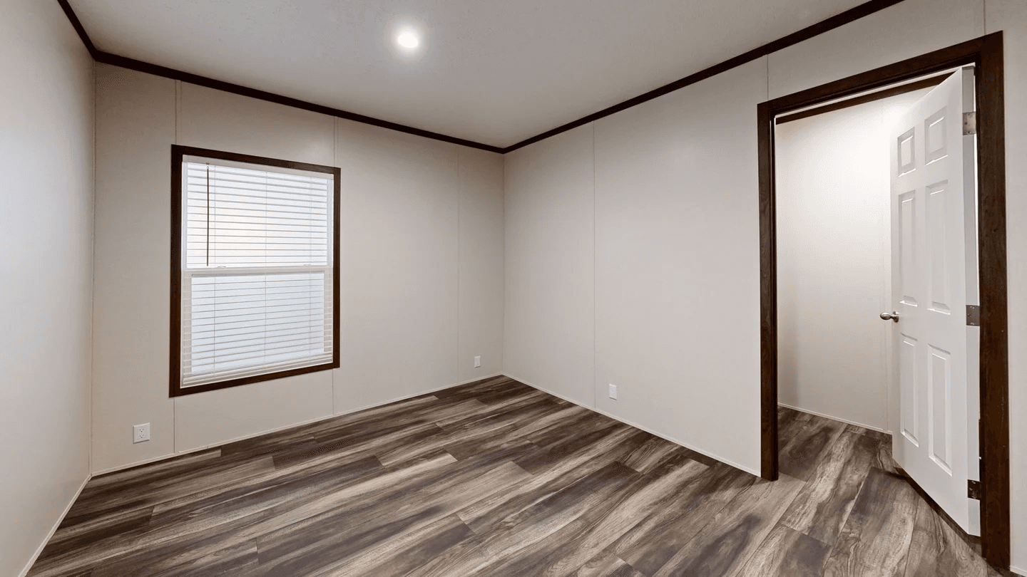 Ambition (biloxi) bedroom home features