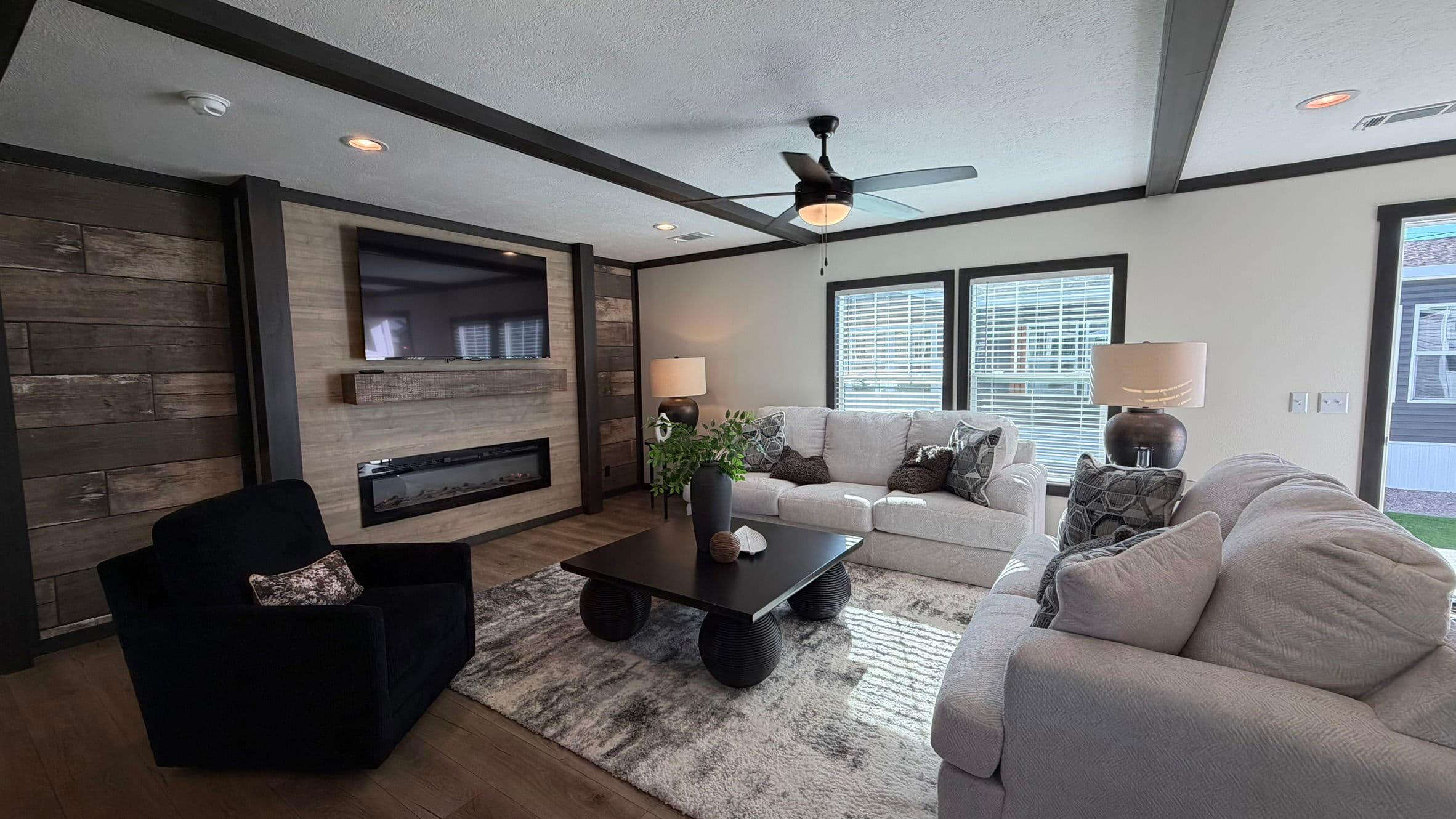 Vogue 60 (biloxi) interior home features