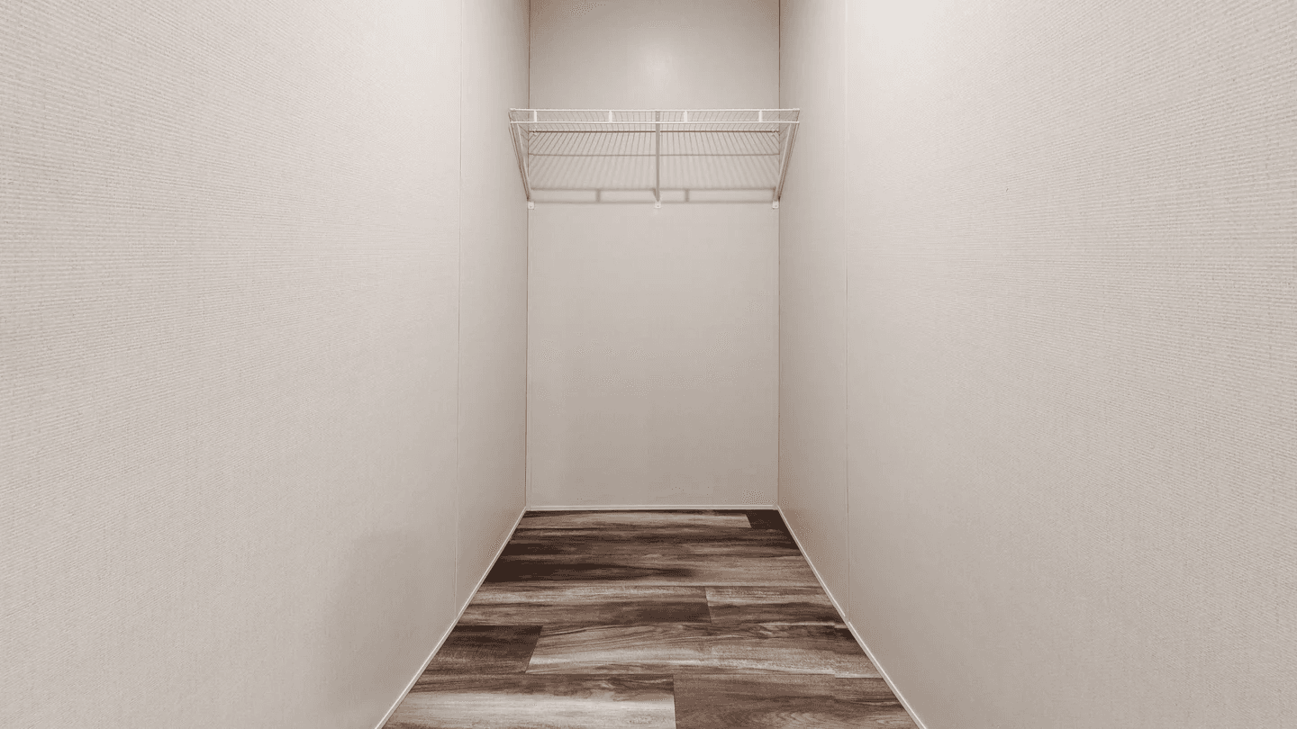 Ambition (biloxi) bedroom home features