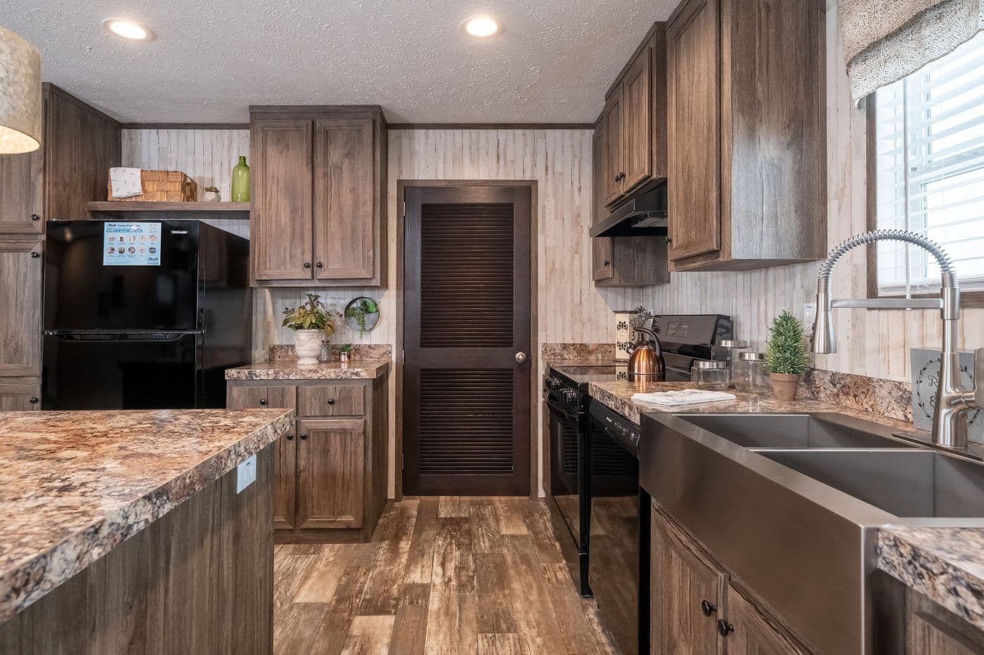 Hardin kitchen home features