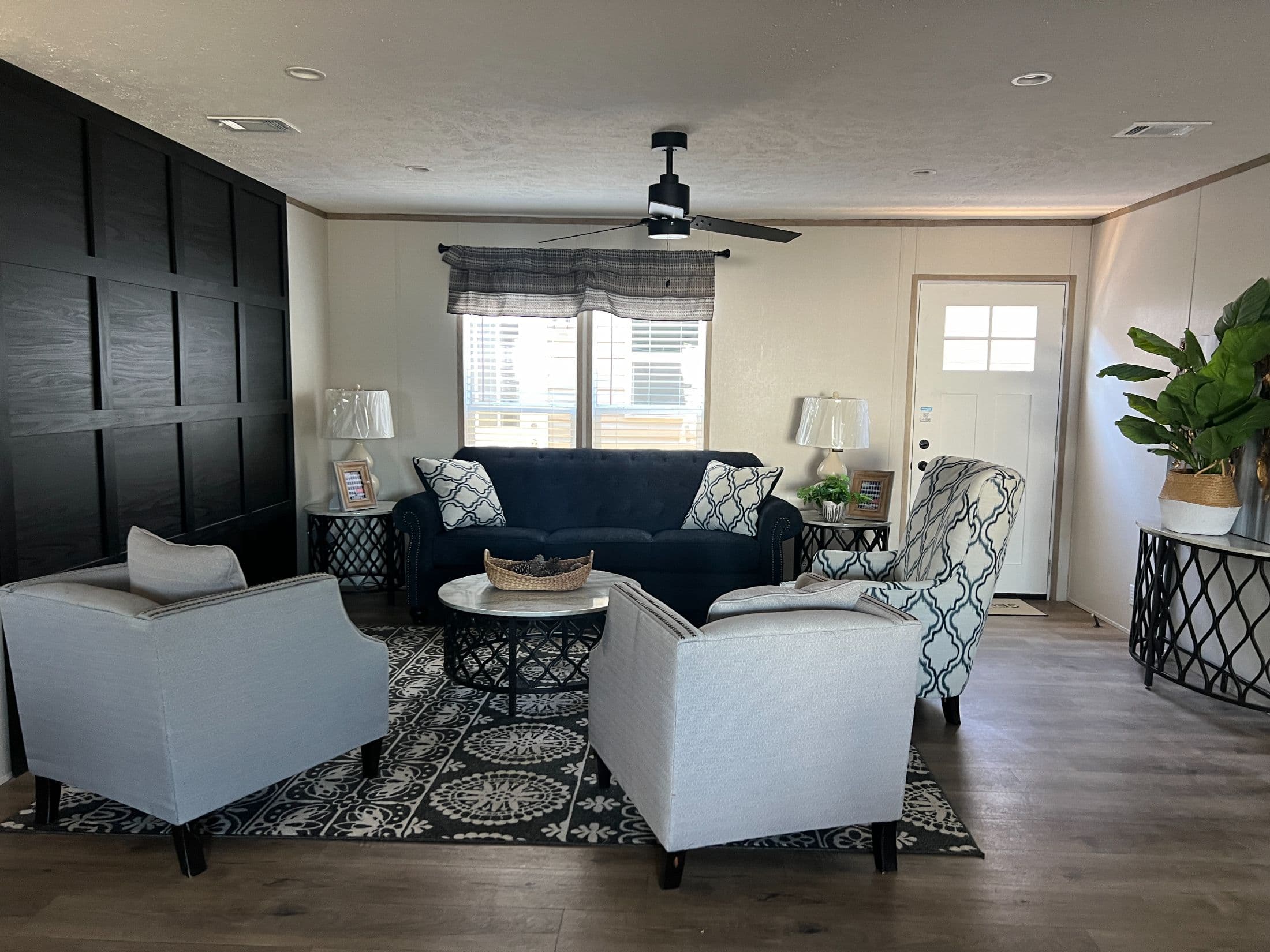 The bayside hero home features