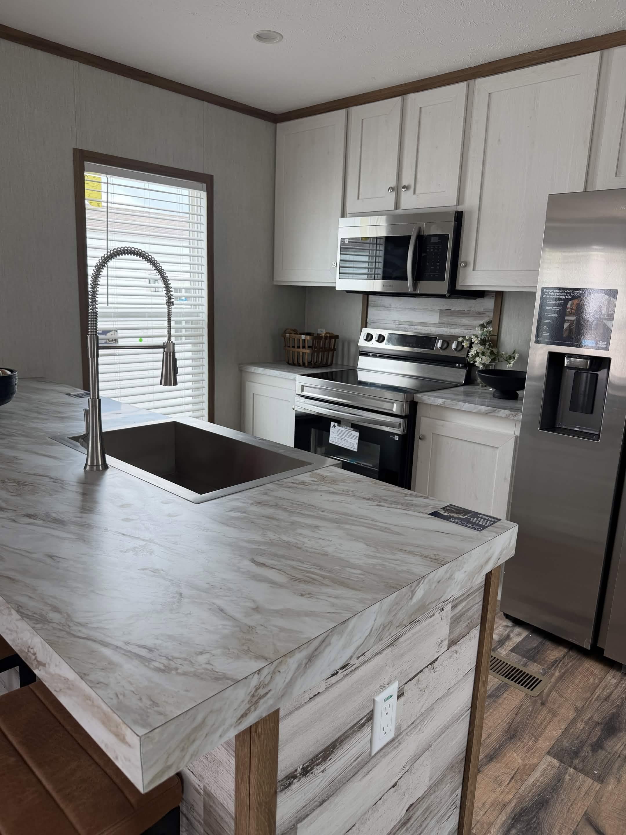 Edge 72 kitchen home features