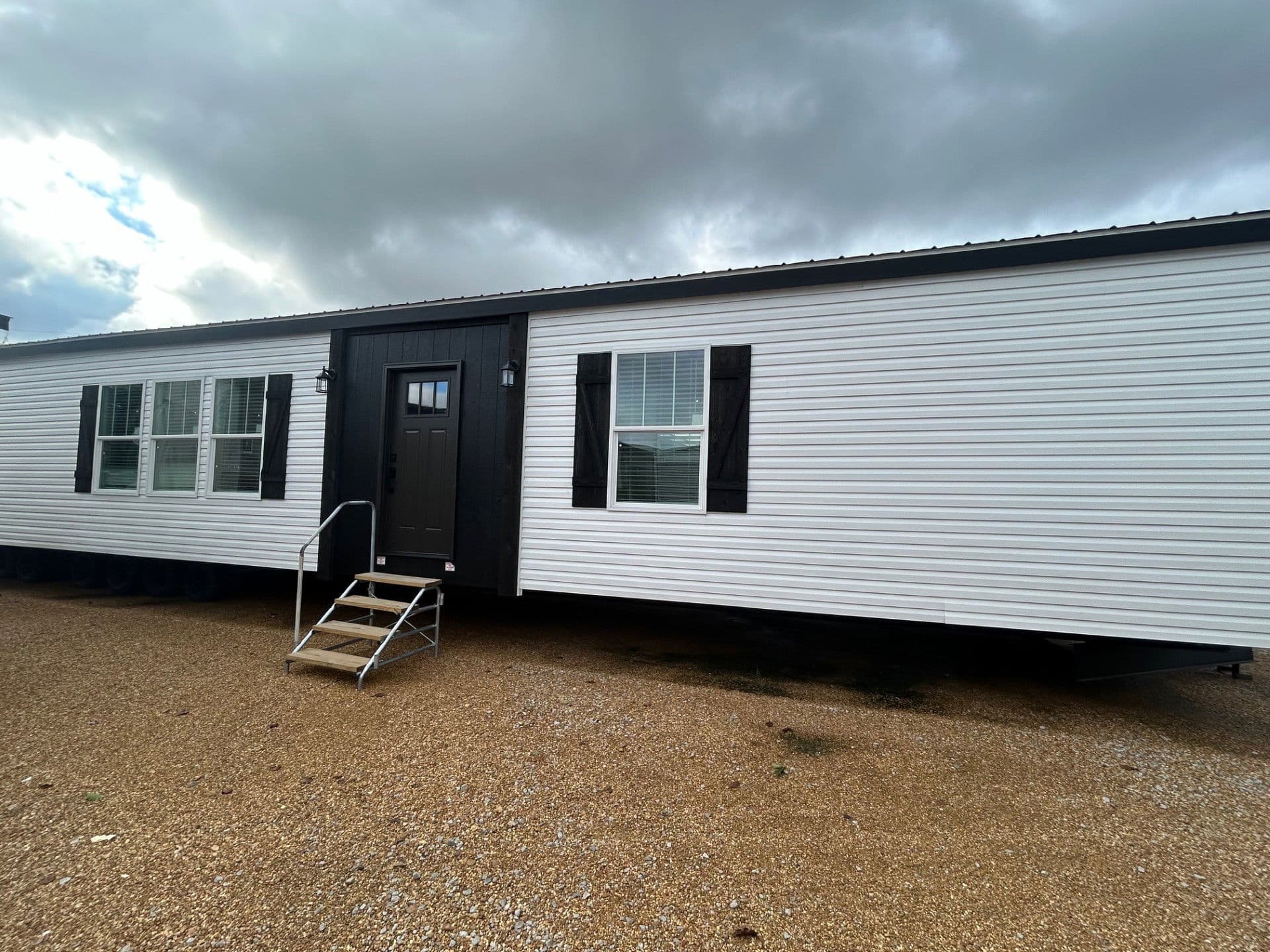 Canyon creek elevation and exterior home features