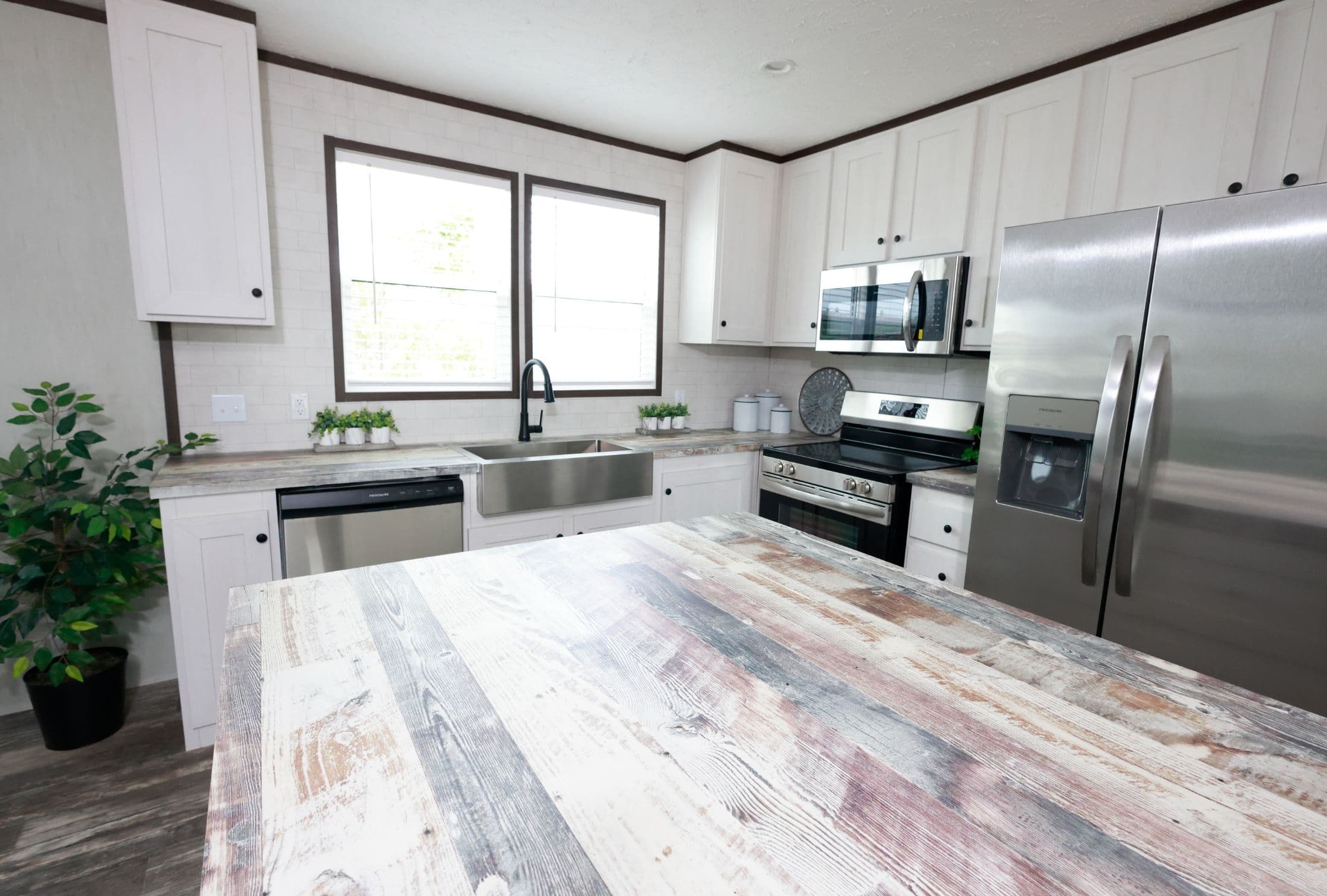 The magnolia  home features