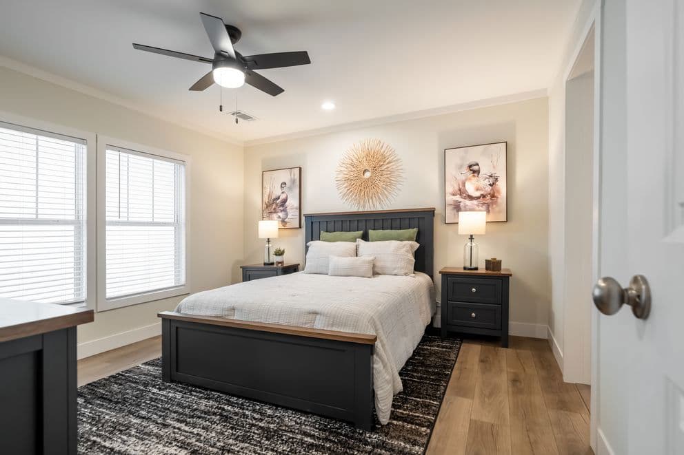 Lean on me bedroom home features