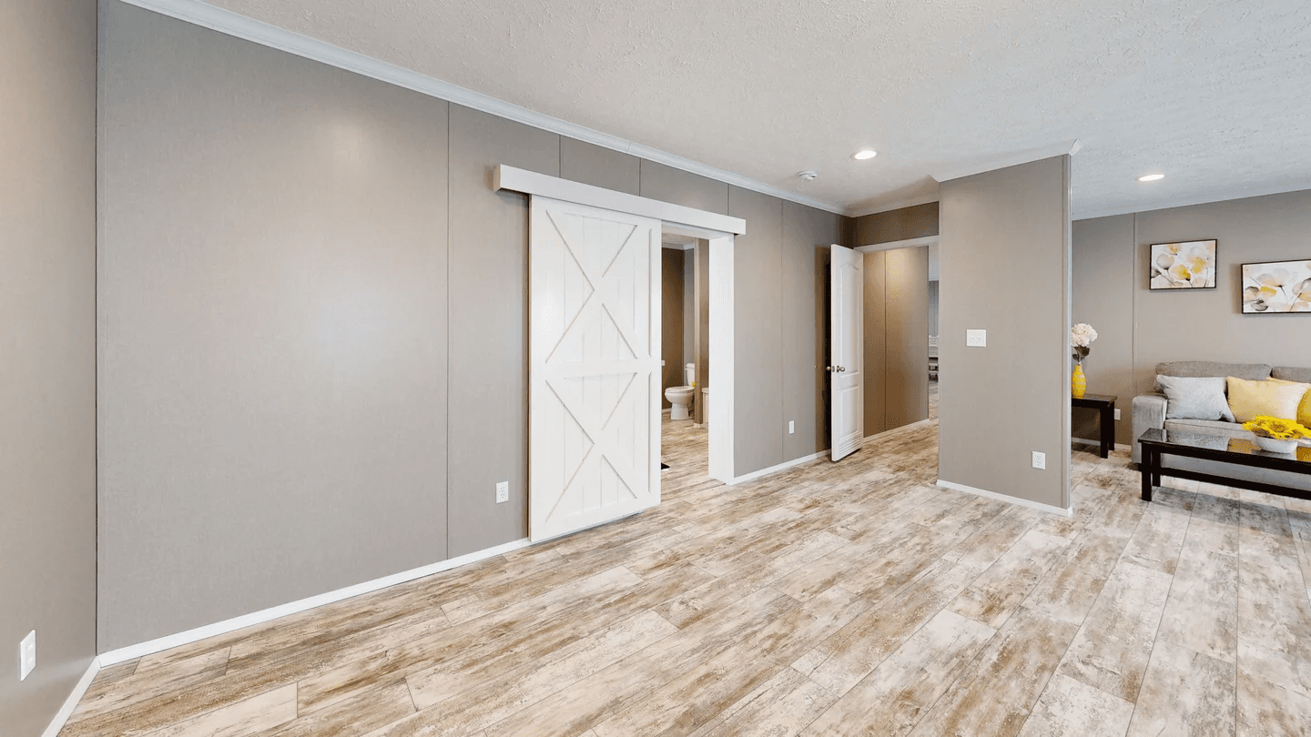 Cascade bedroom home features