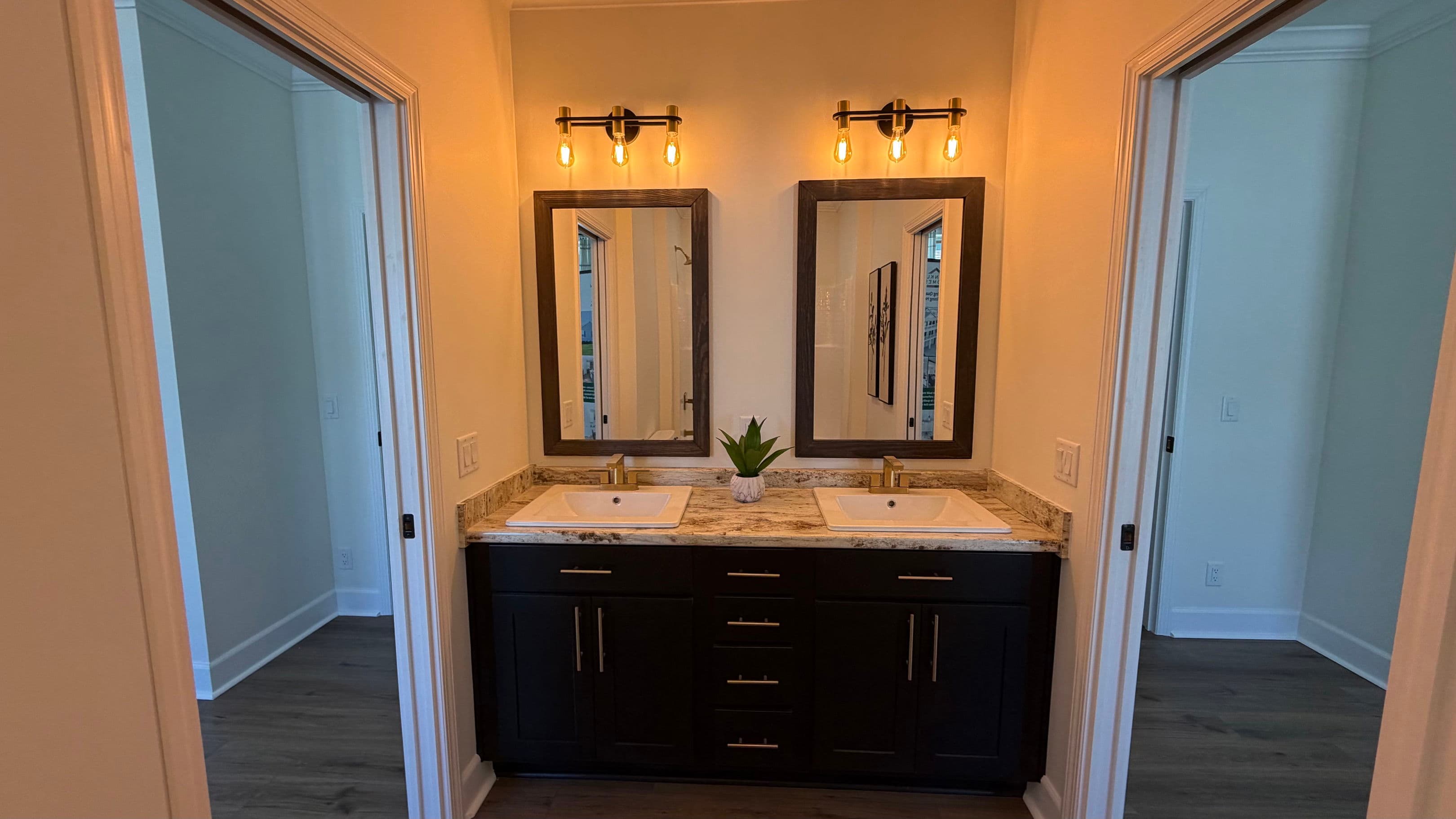 The tollison creek (biloxi) bathroom home features