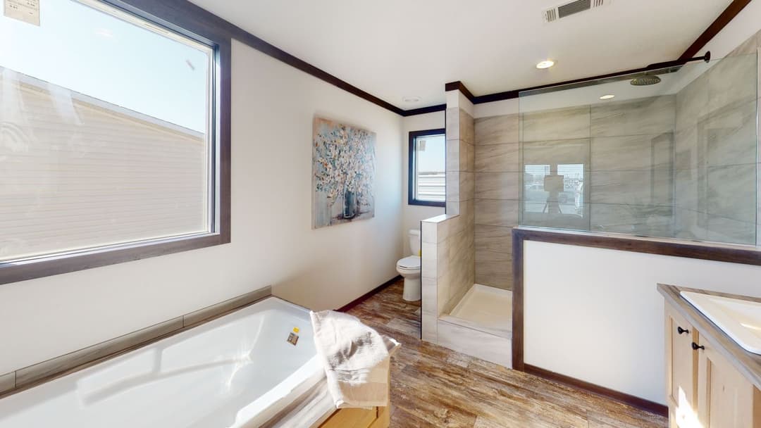 Boujee xl 2 bathroom home features