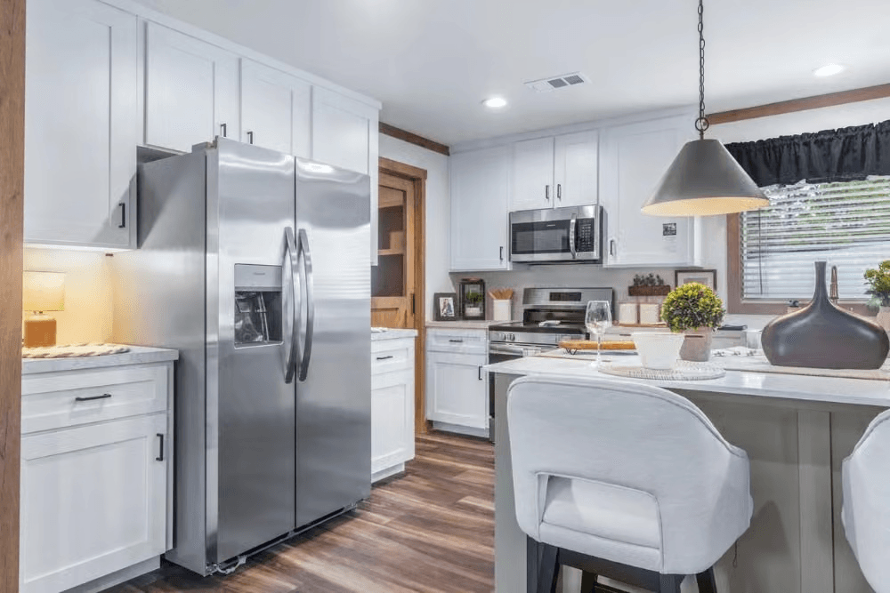 Everett kitchen home features