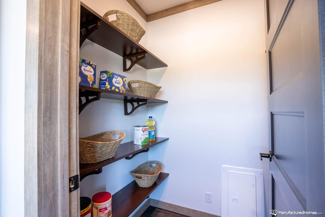 Delilah interior home features