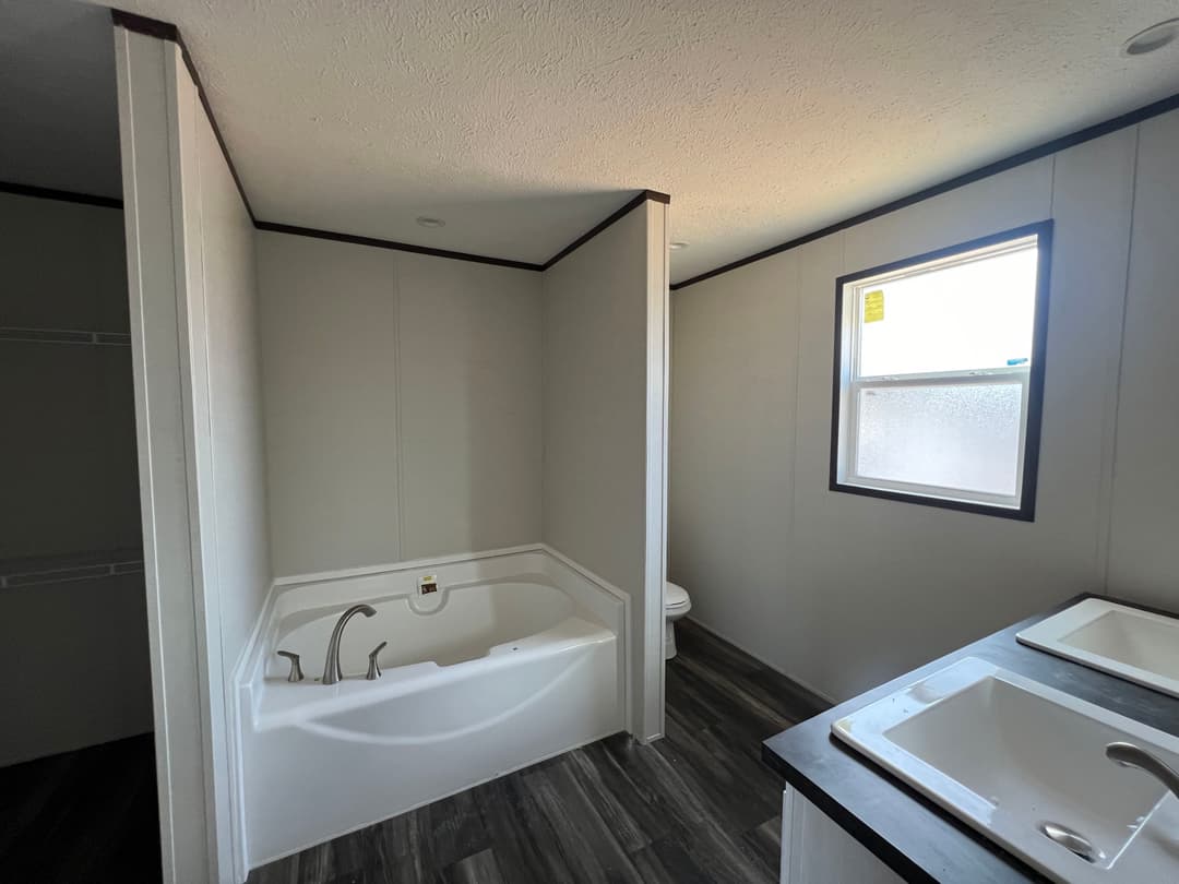 Desire bathroom home features