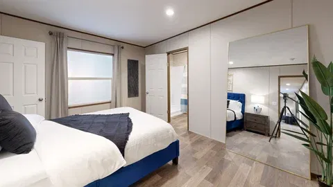 Aspen bedroom home features