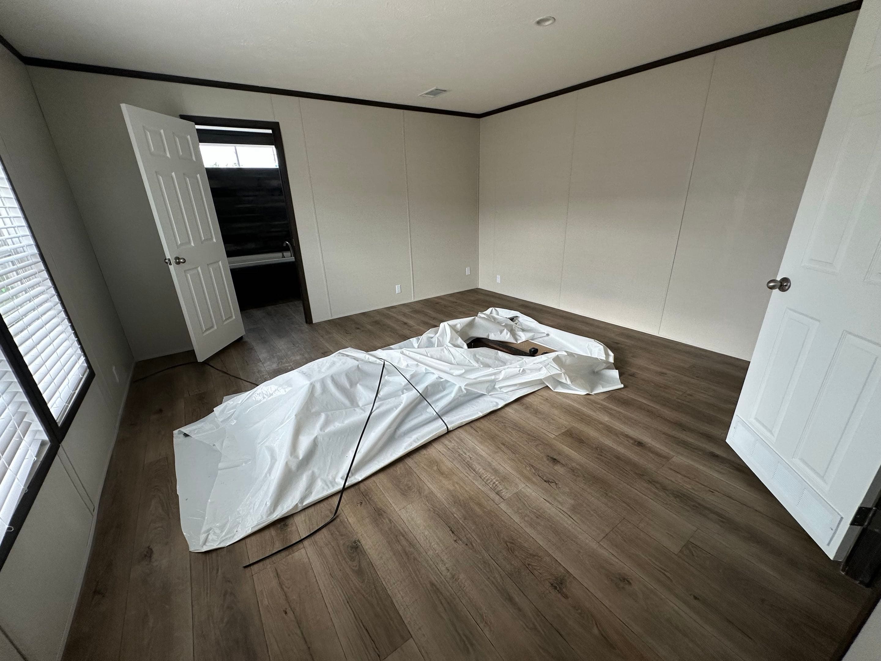 The seaside bedroom home features